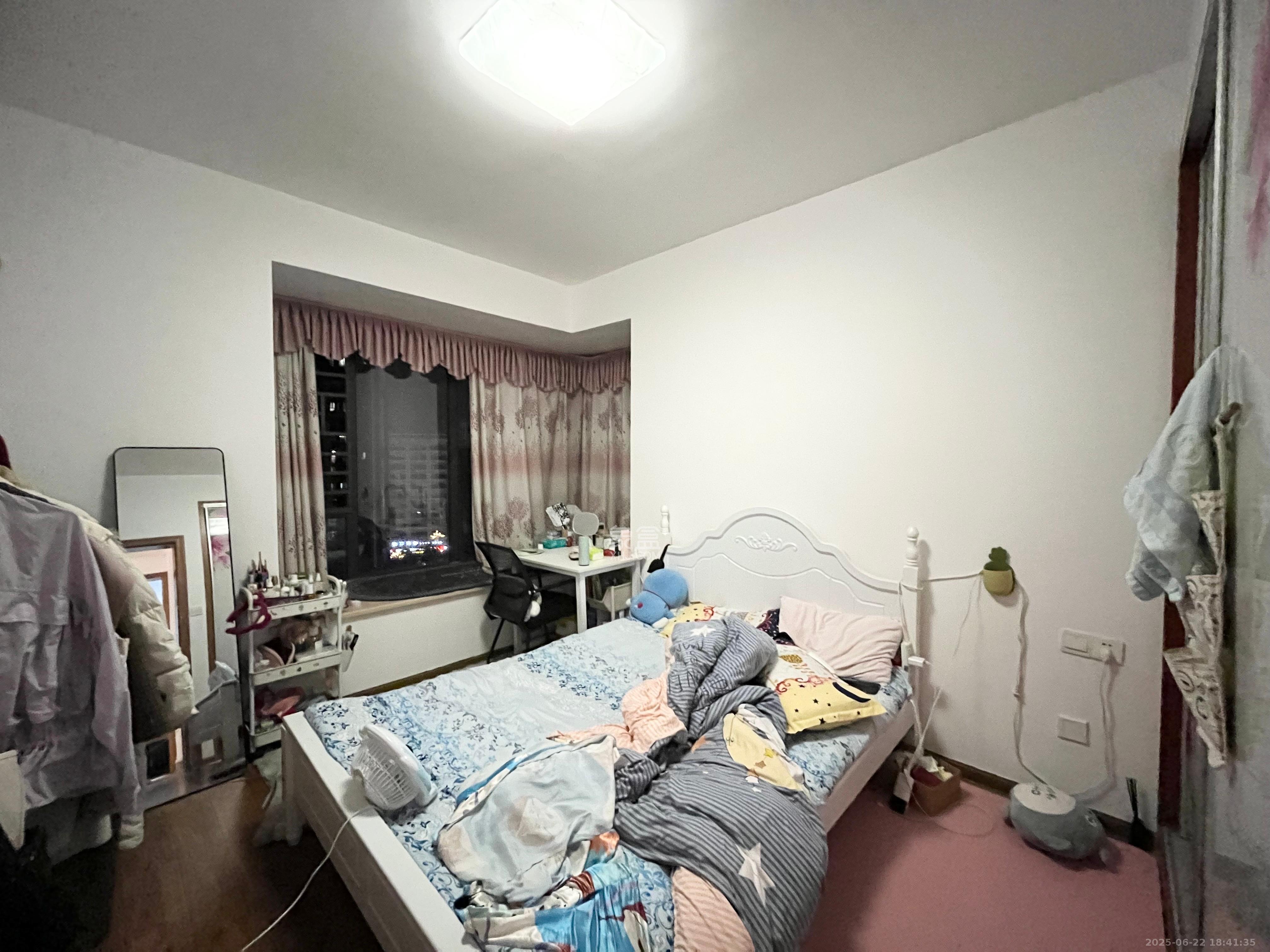 保利麓谷林语B区  1室2厅1卫   2800.00元/月室内图
