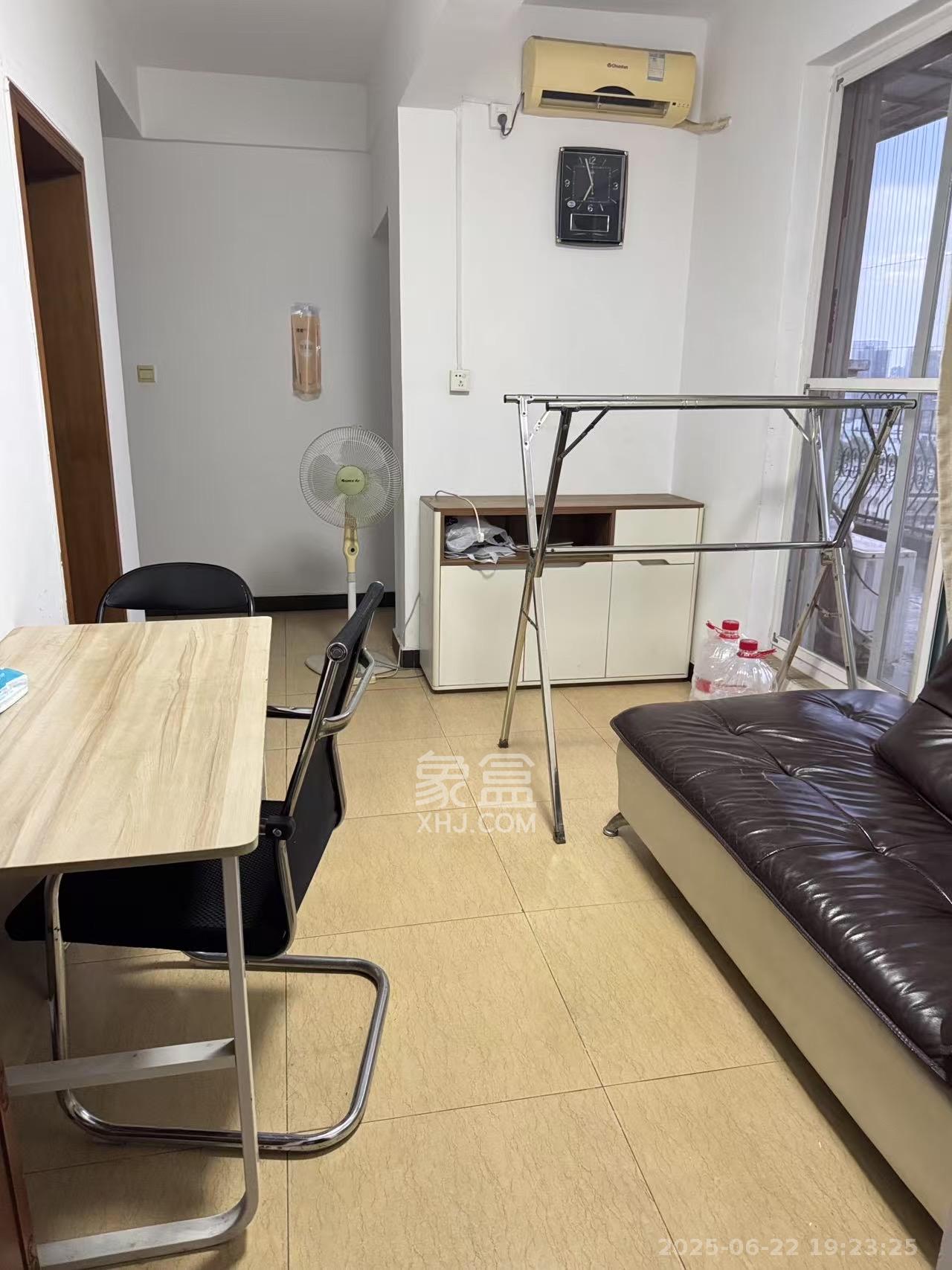 雅致名园 2室2厅1卫 2800.0元/月 雅致名园 2室2厅1卫 2800.0元/月室内图