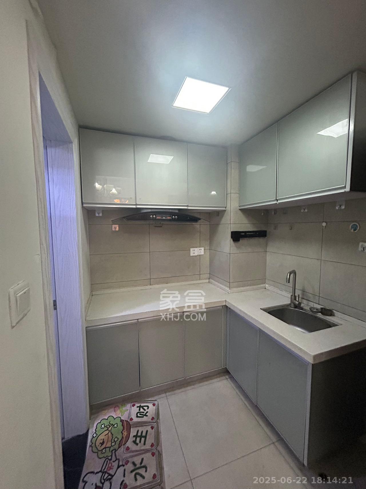 星城荣域  1室1厅1卫    1500.0元/月 星城荣域  1室1厅1卫    1500.0元/月室内图