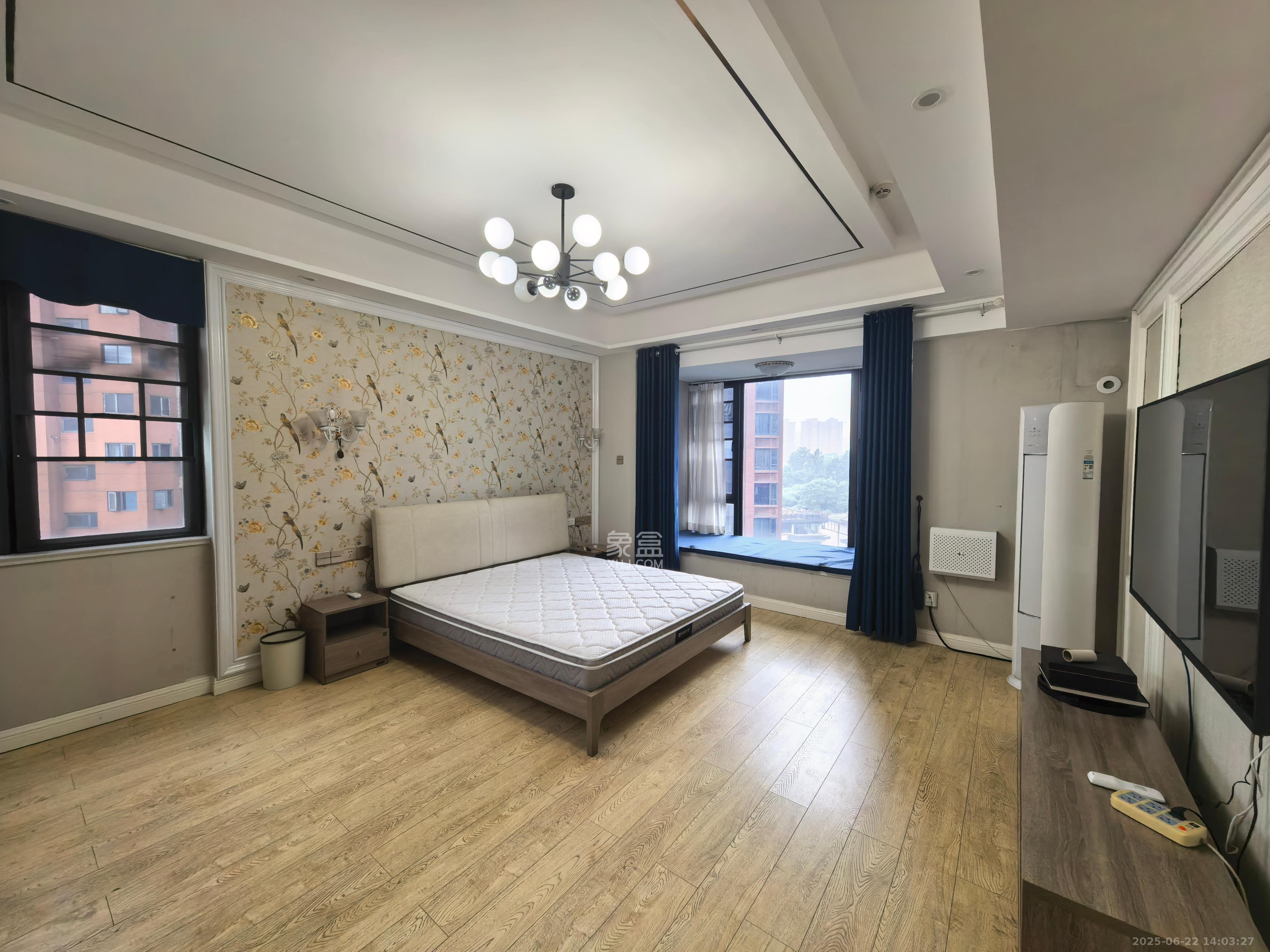 京武浪琴山一、二期 1室1厅1卫 4000.0元/月 京武浪琴山一、二期 1室1厅1卫 4000.0元/月室内图