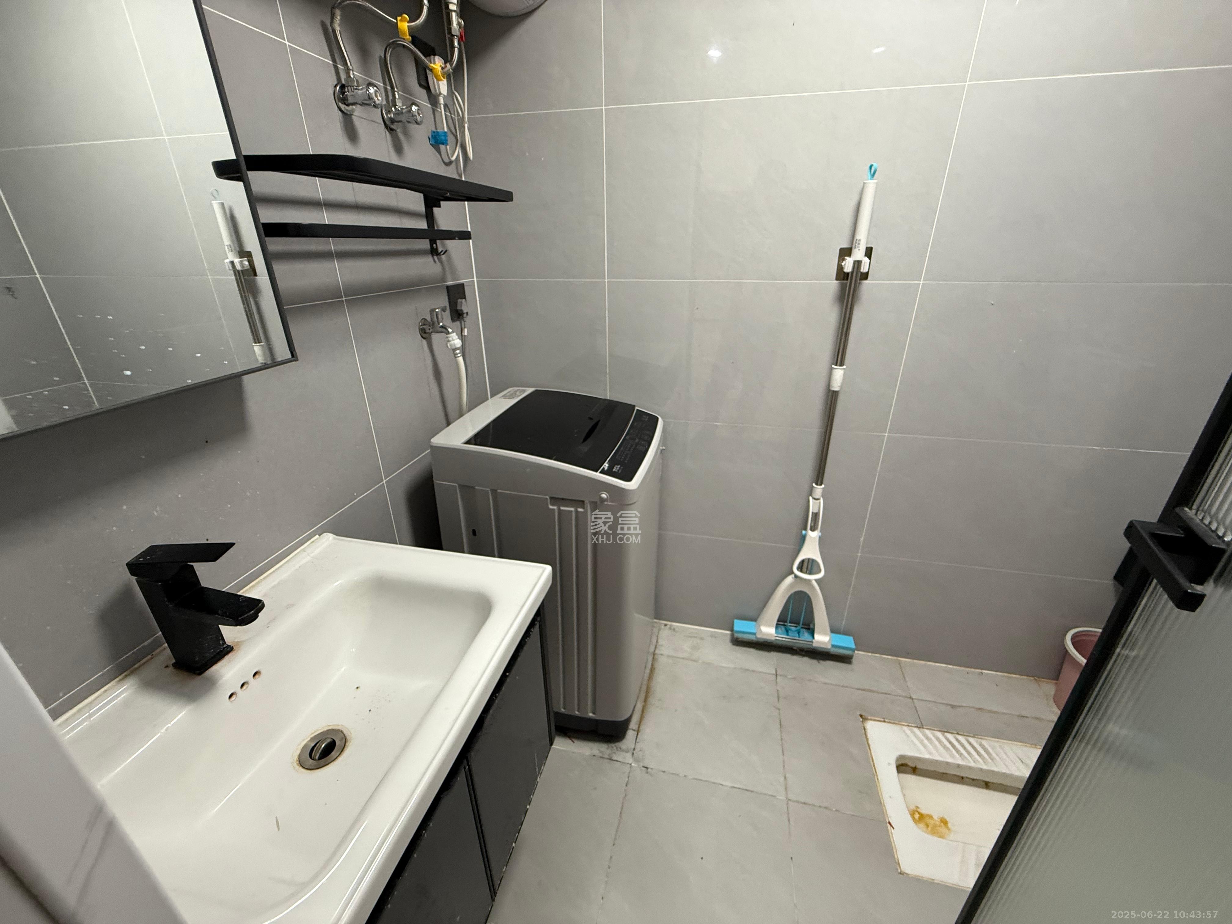 碧桂园城市之光  1室1厅1卫    1600.0元/月 碧桂园城市之光  1室1厅1卫    1600.0元/月室内图