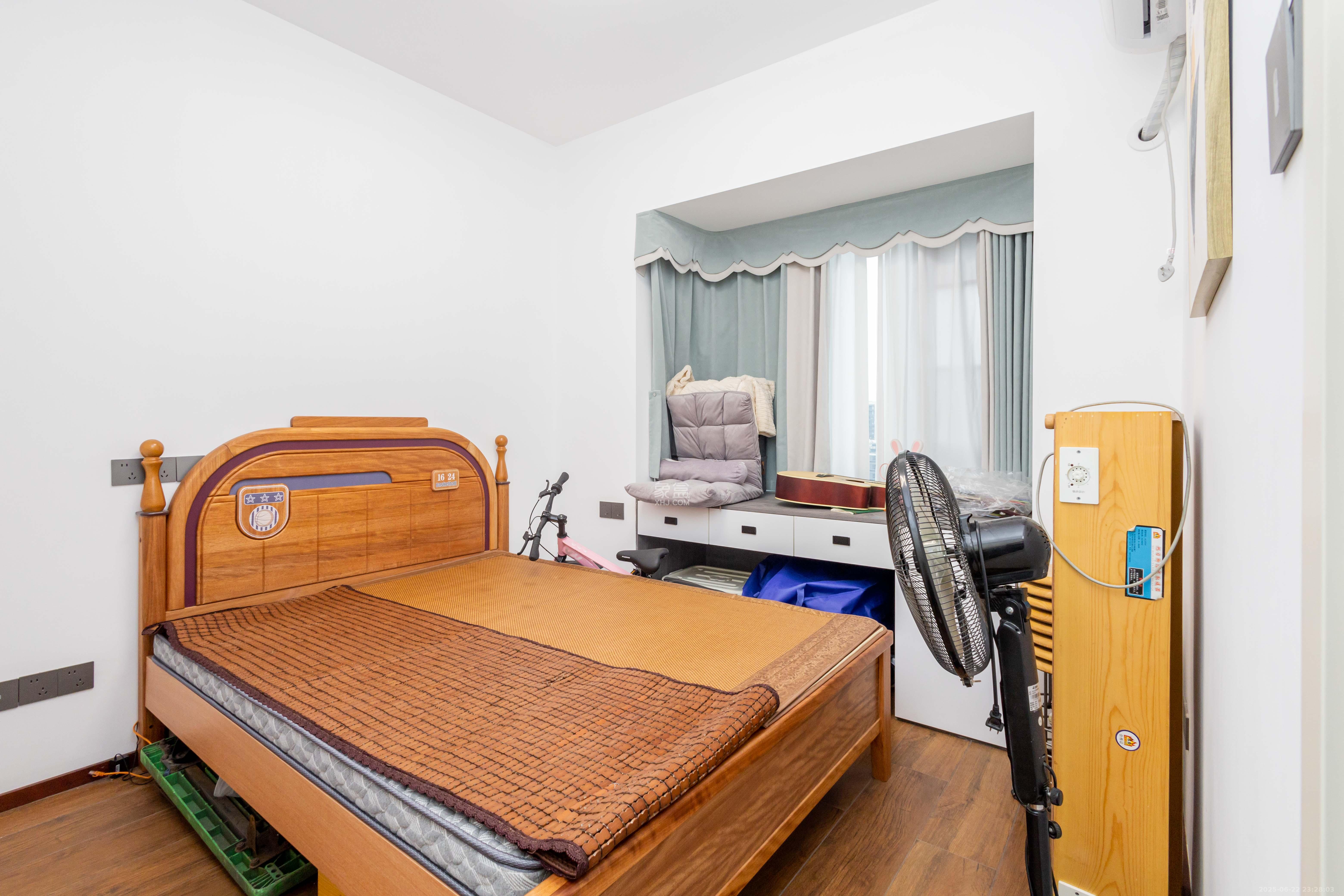 日盛湖湘花苑  3室2厅2卫    129.8万 日盛湖湘花苑  3室2厅2卫    129.8万卧室