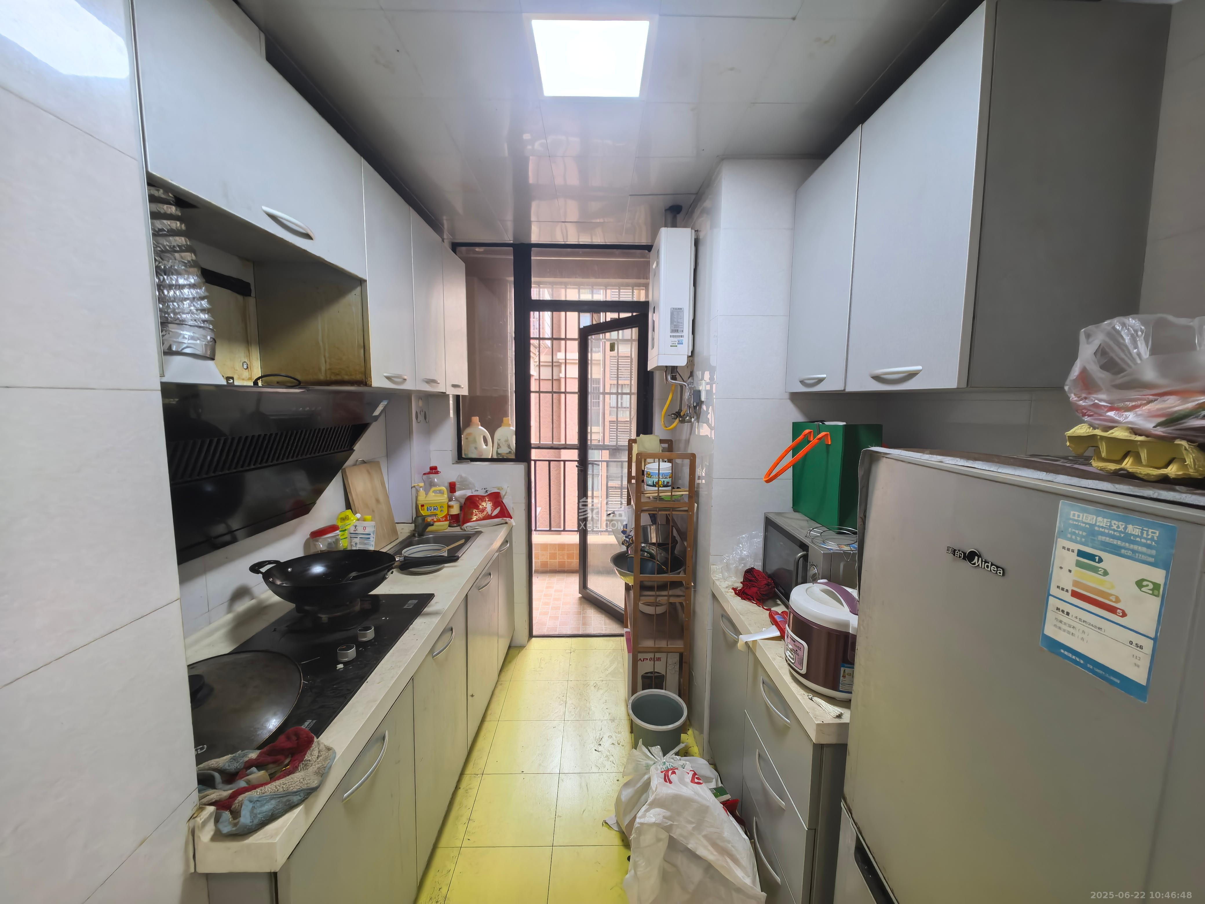 华润凤凰城一期  2室2厅1卫   1800.00元/月室内图