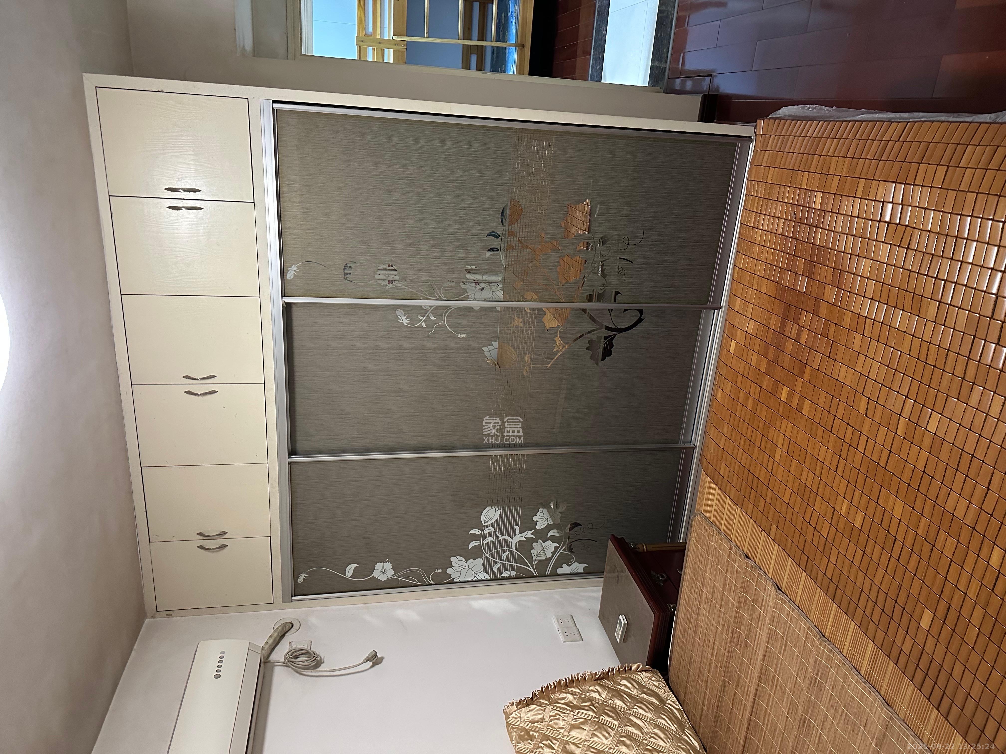 蝴蝶谷 1室2厅1卫 1600.0元/月 蝴蝶谷 1室2厅1卫 1600.0元/月室内图