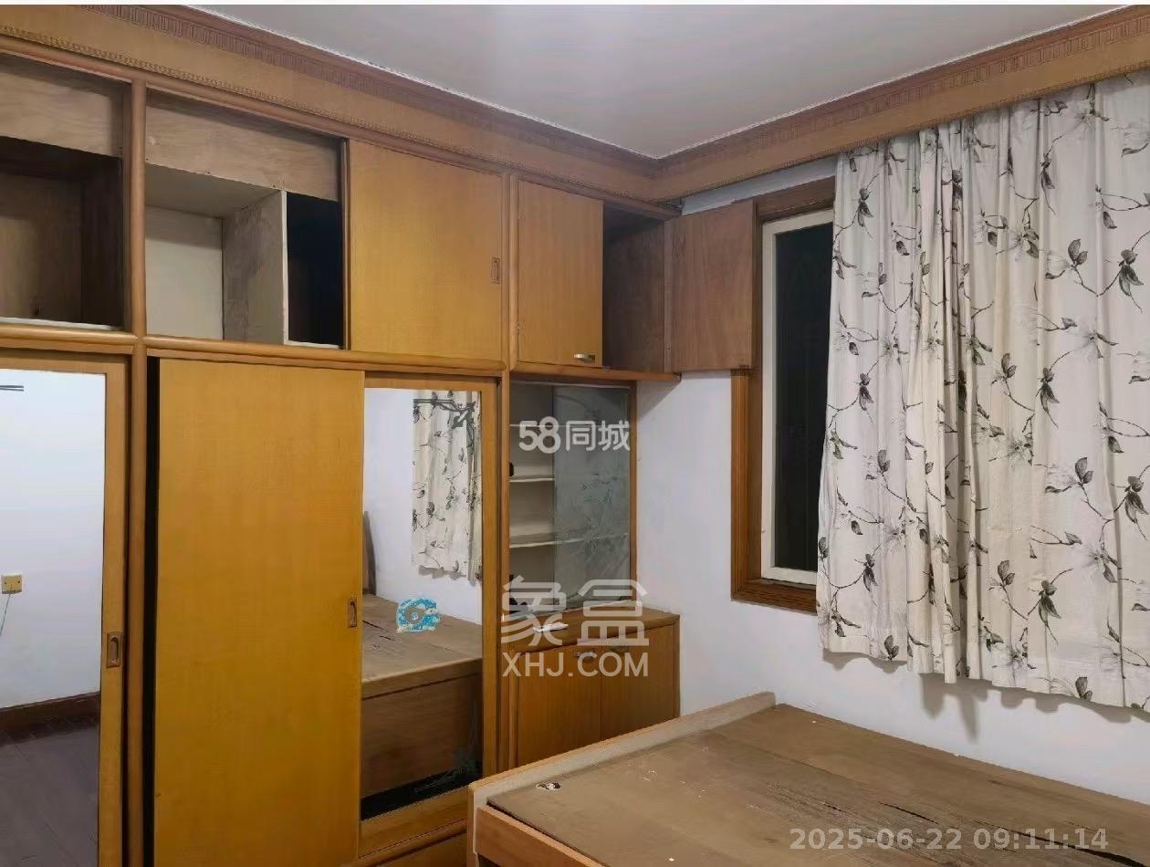 德政园  3室2厅1卫    2400.0元/月 德政园  3室2厅1卫    2400.0元/月室内图