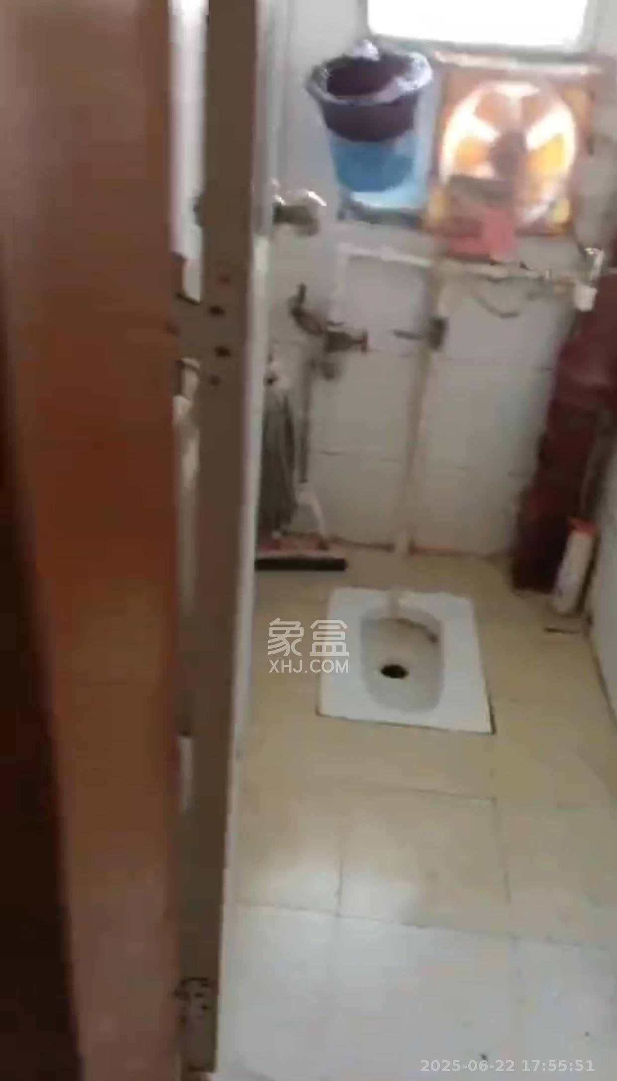 二十一中宿舍  1室0厅0卫    1580.0元/月