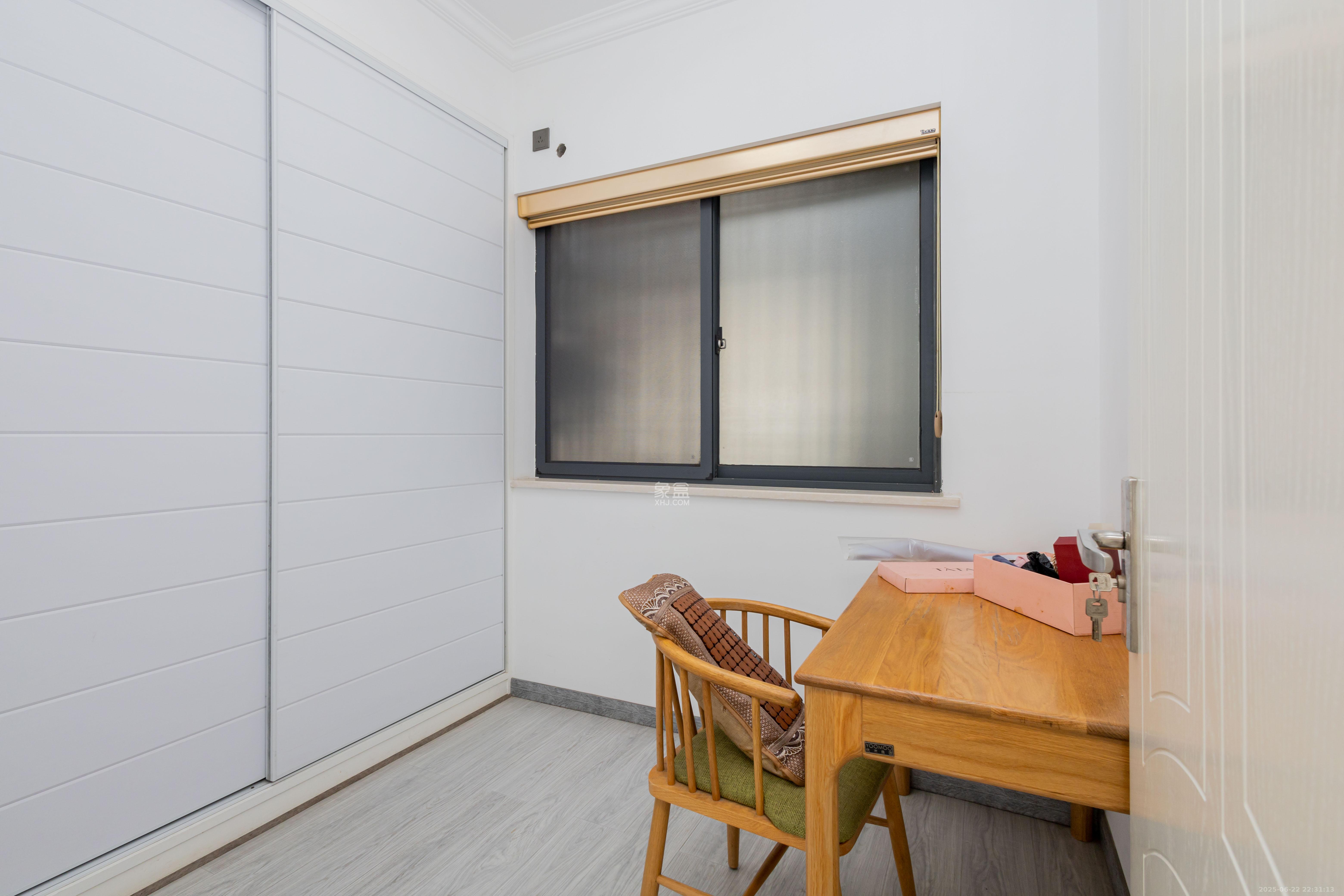 金科天悦(金科美邻汇) 3室2厅1卫 59.8万 金科天悦(金科美邻汇) 3室2厅1卫 59.8万卧室