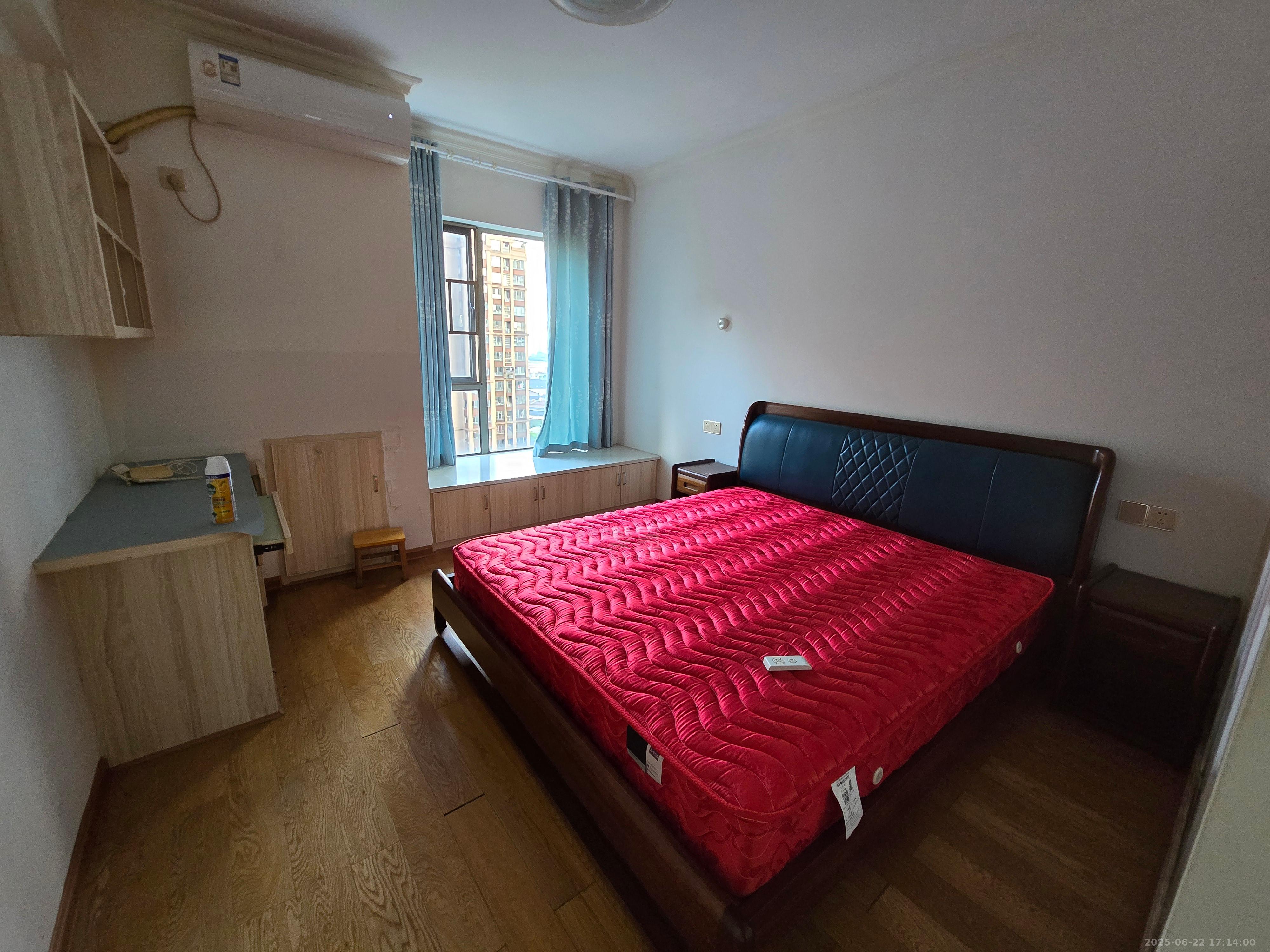 凯风珑城 3室2厅1卫 1500.0元/月 凯风珑城 3室2厅1卫 1500.0元/月室内图