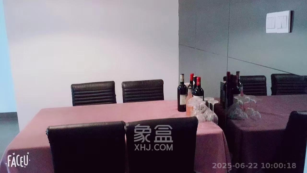 华润凤凰城二期  2室2厅1卫   2000.00元/月室内图
