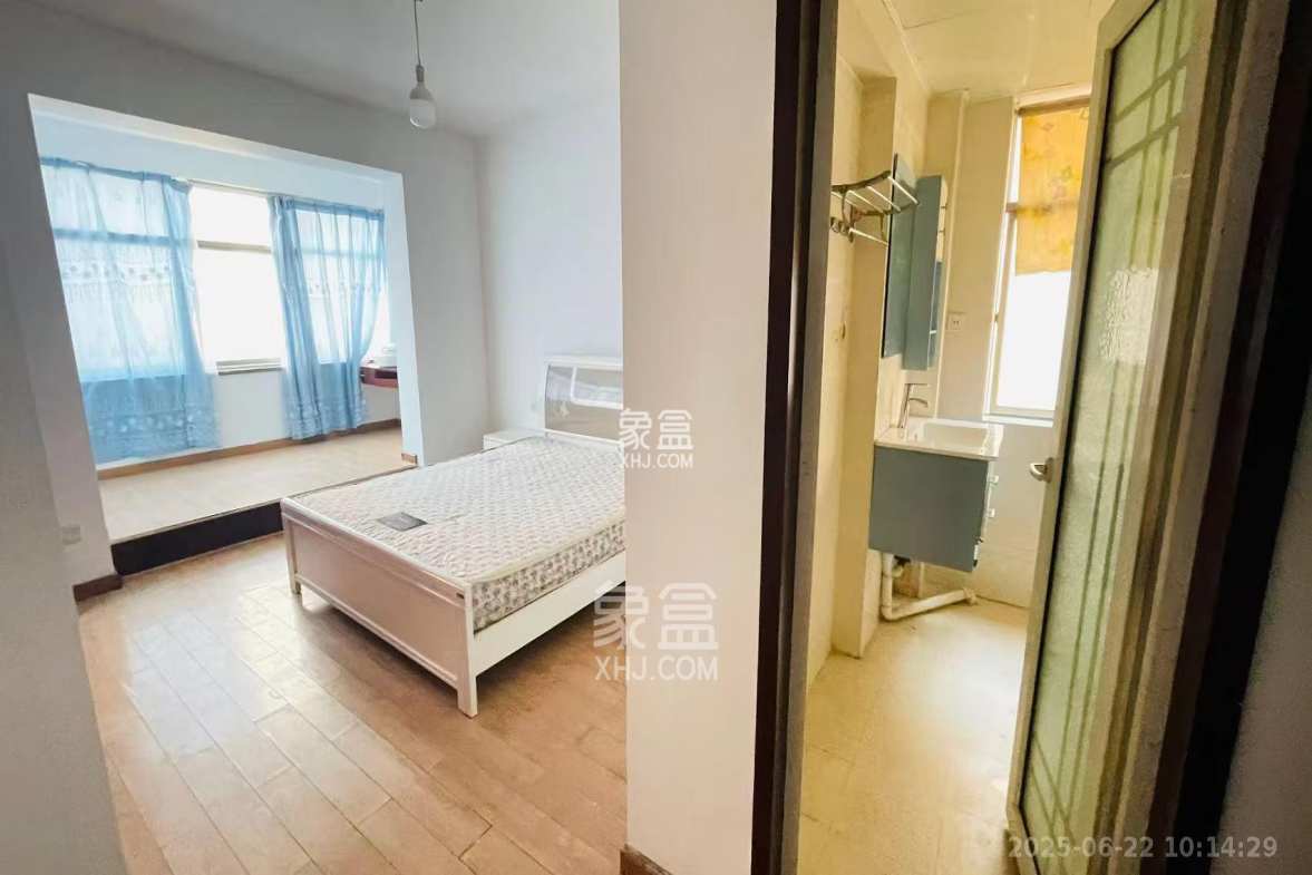 王府井公寓(福源公寓) 3室2厅2卫 5000.0元/月 王府井公寓(福源公寓) 3室2厅2卫 5000.0元/月室内图