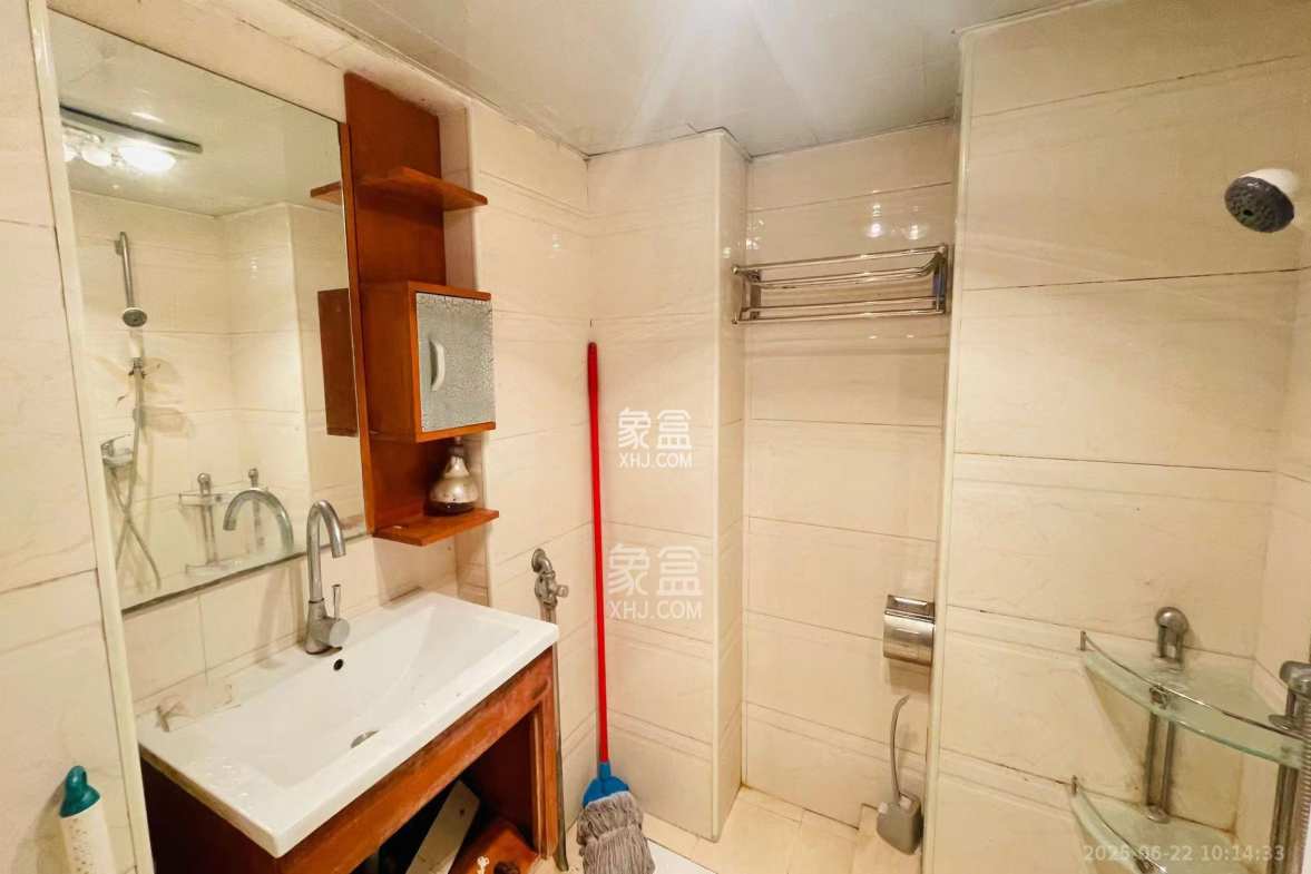 王府井公寓(福源公寓) 3室2厅2卫 5000.0元/月 王府井公寓(福源公寓) 3室2厅2卫 5000.0元/月室内图