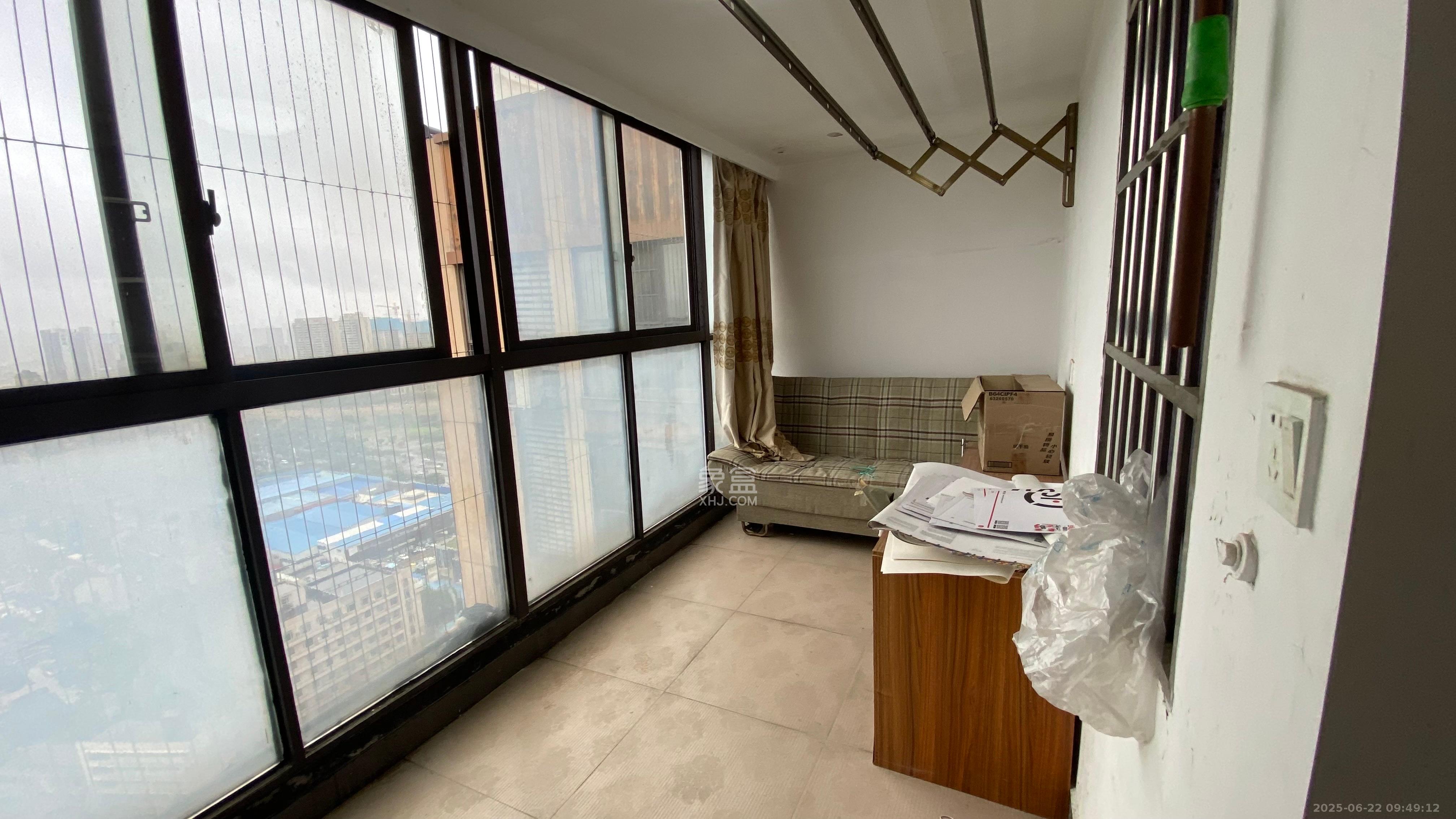 雨花公馆(紫苔名苑) 3室2厅2卫 2400.0元/月 雨花公馆(紫苔名苑) 3室2厅2卫 2400.0元/月室内图