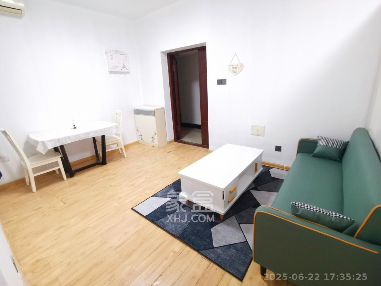 三王丽都  1室1厅1卫    2400.0元/月室内图