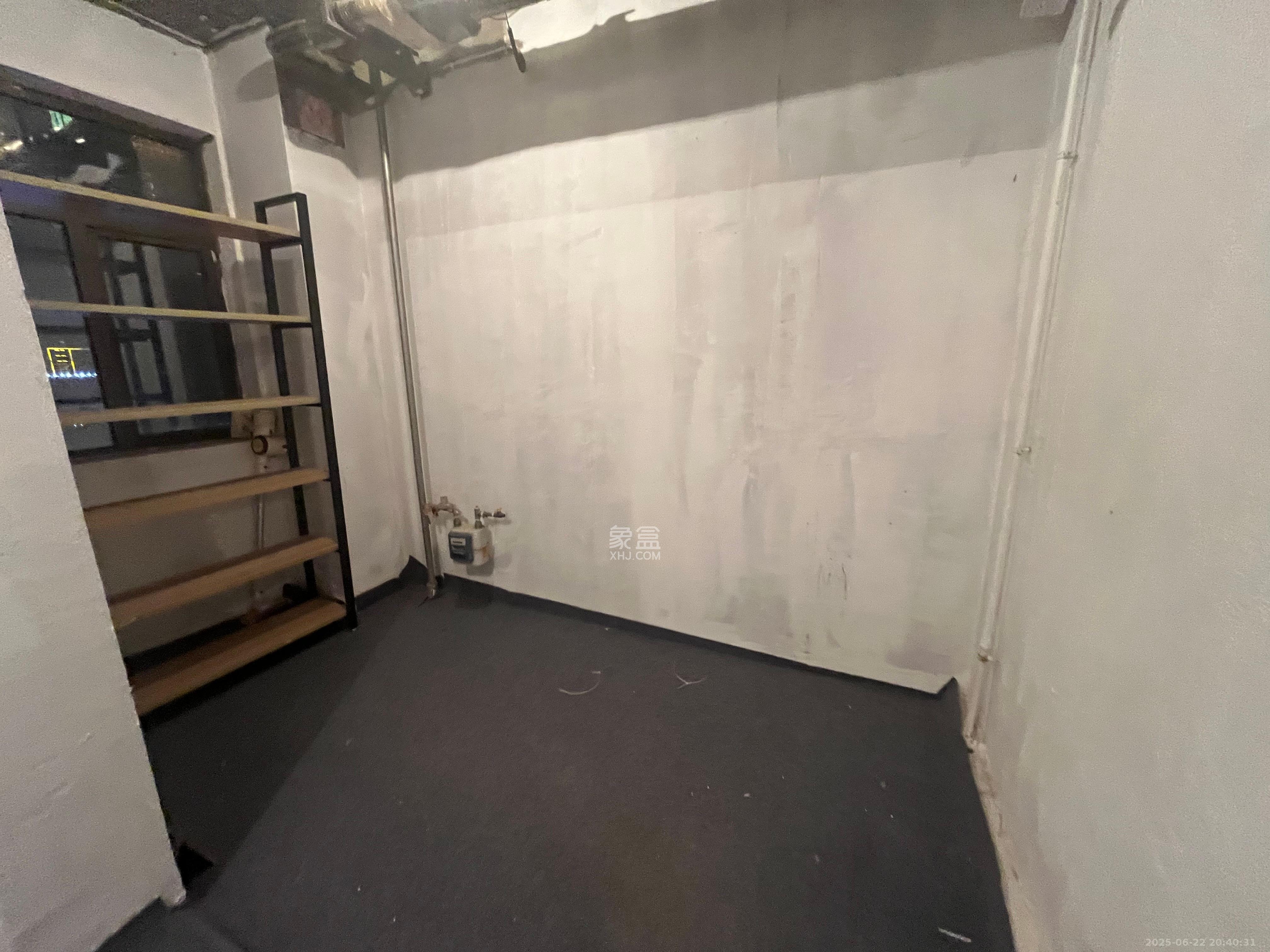 华晨国际公馆 4室2厅2卫 4500.0元/月 华晨国际公馆 4室2厅2卫 4500.0元/月室内图