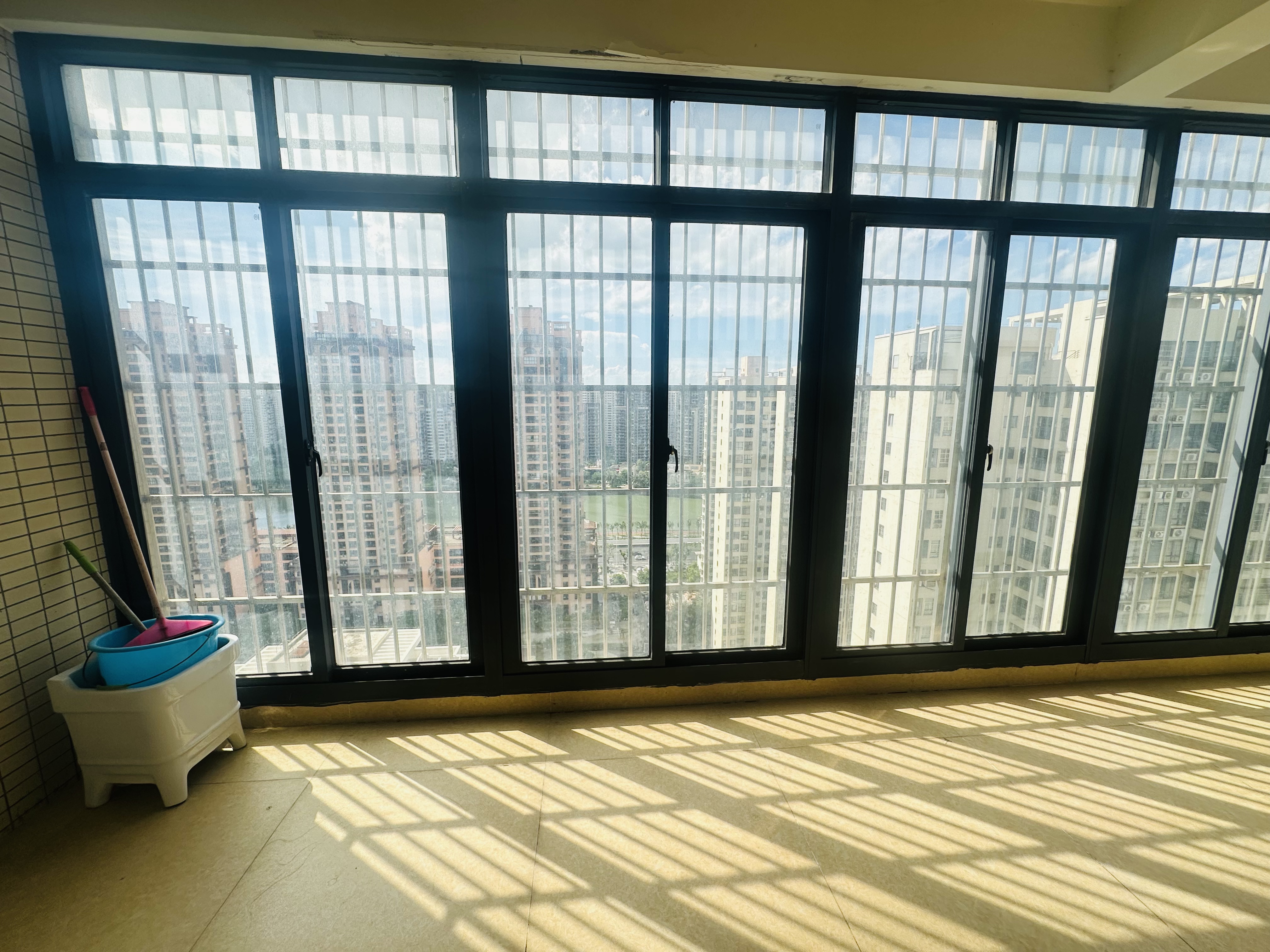 仙桥花园  2室2厅1卫   2300.00元/月室内图