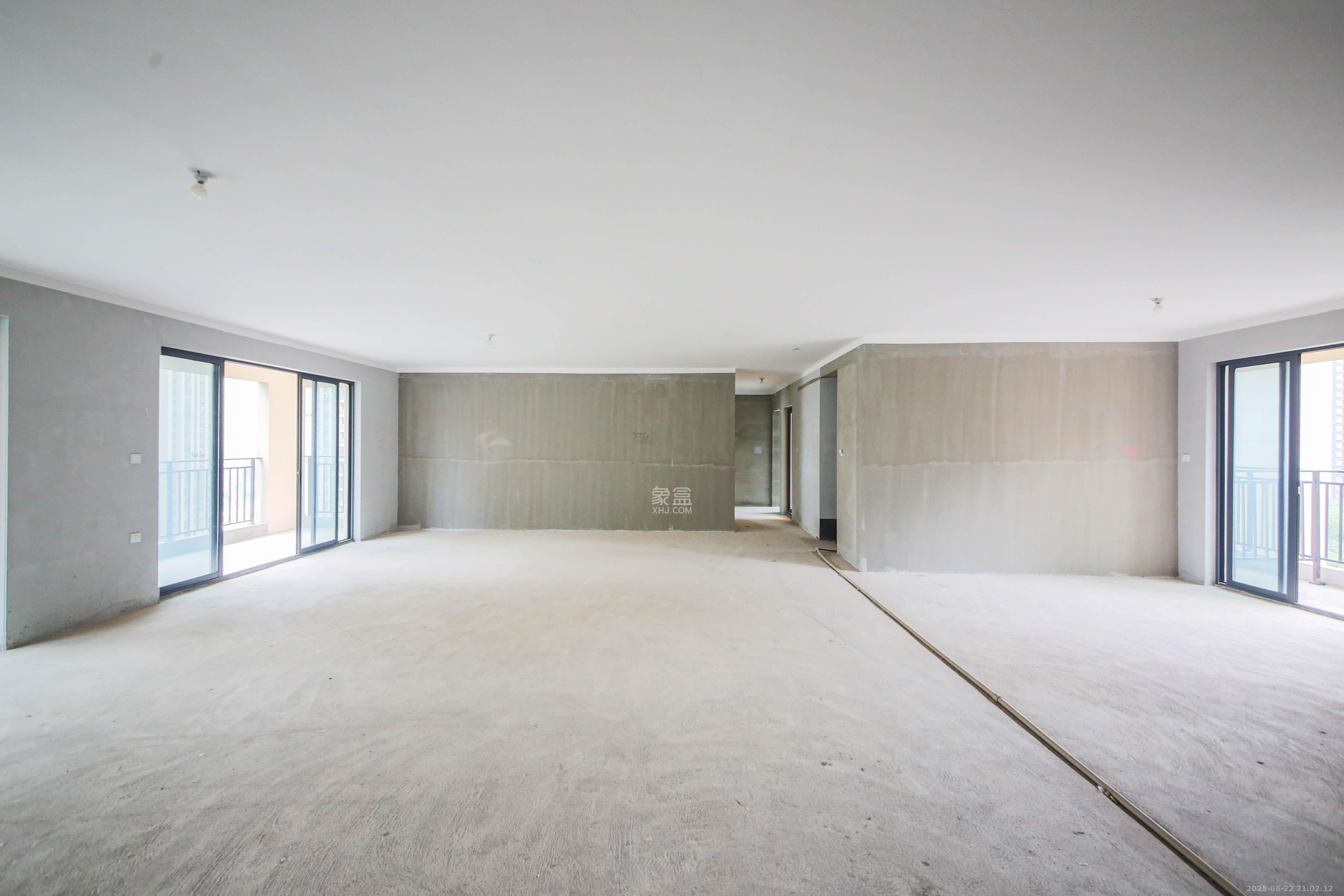中建钰和城  4室2厅3卫   410.00万客厅