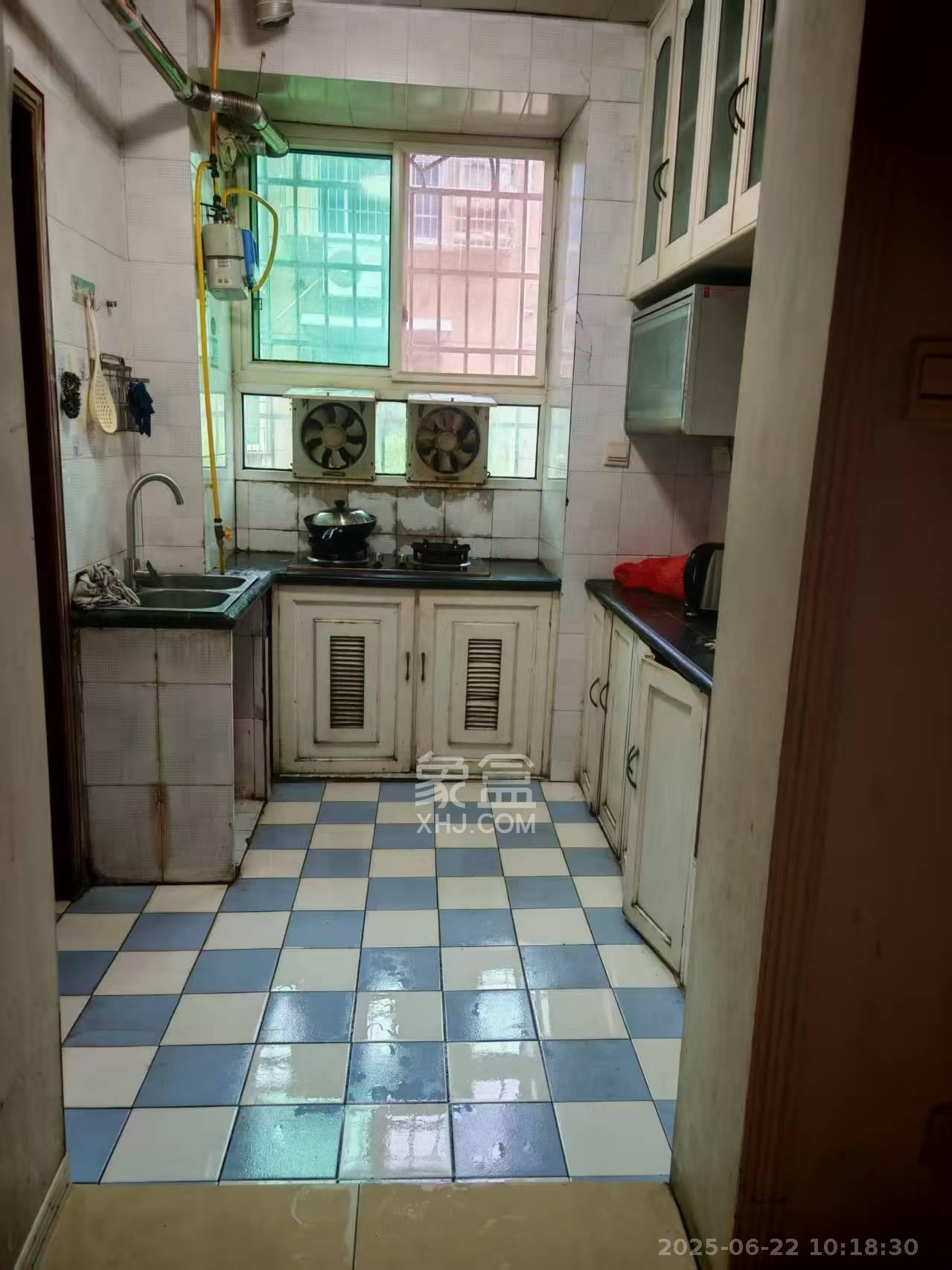 湘农桥社区 3室2厅2卫 2000.0元/月 湘农桥社区 3室2厅2卫 2000.0元/月室内图