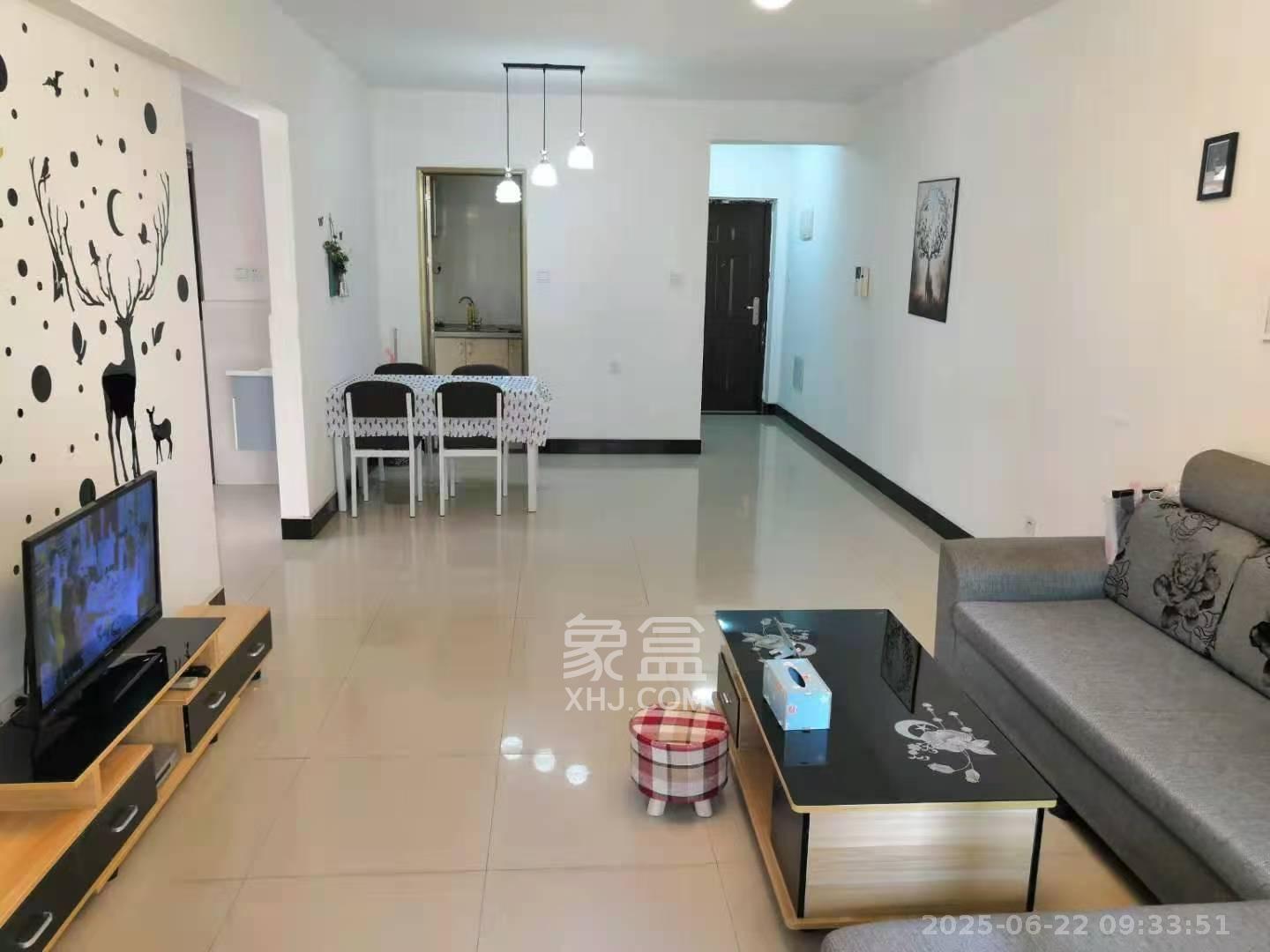 华润凤凰城三期  3室2厅1卫    1800.0元/月室内图