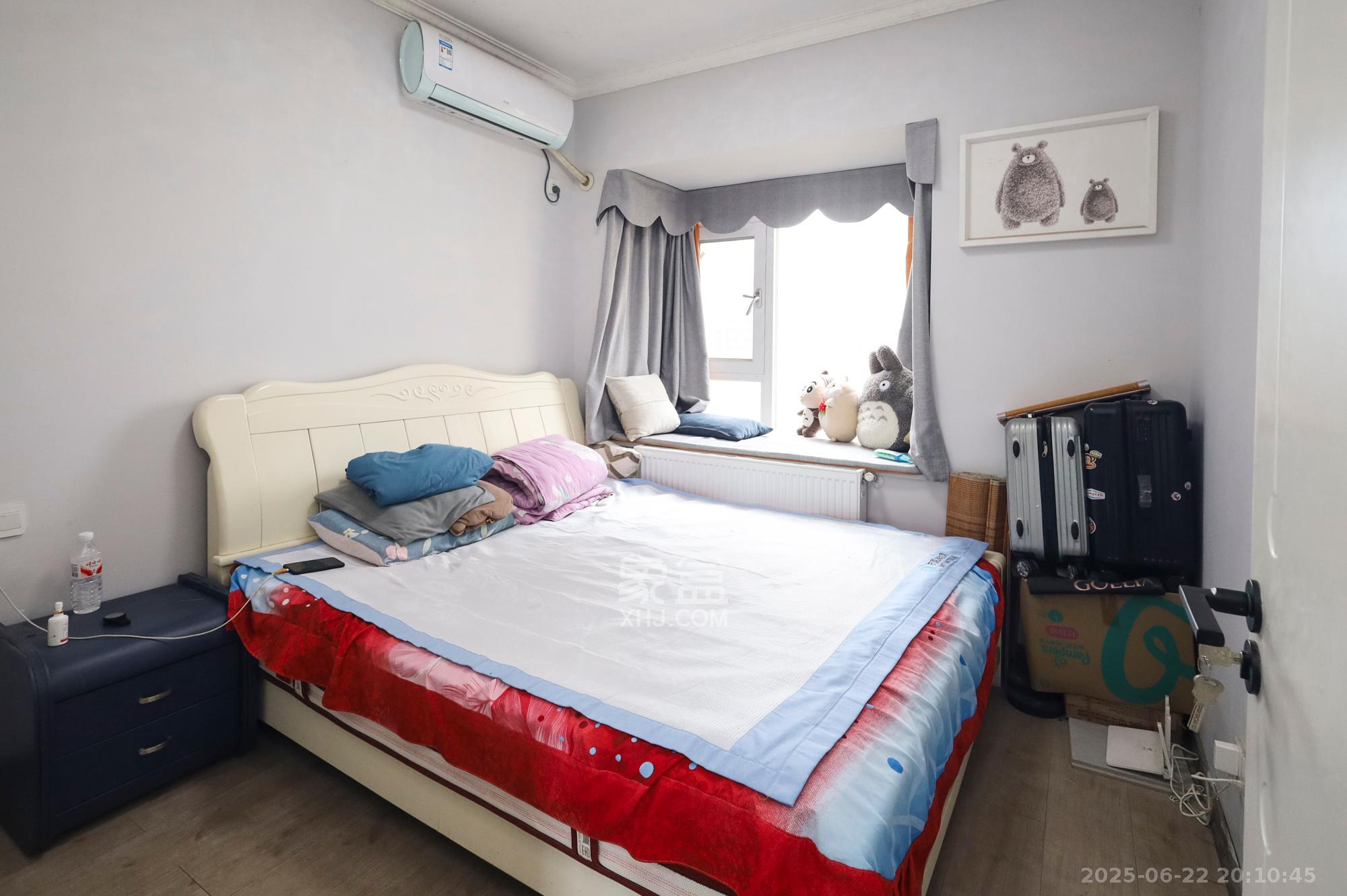 钱隆世家 4室2厅2卫 140.0万 钱隆世家 4室2厅2卫 140.0万卧室