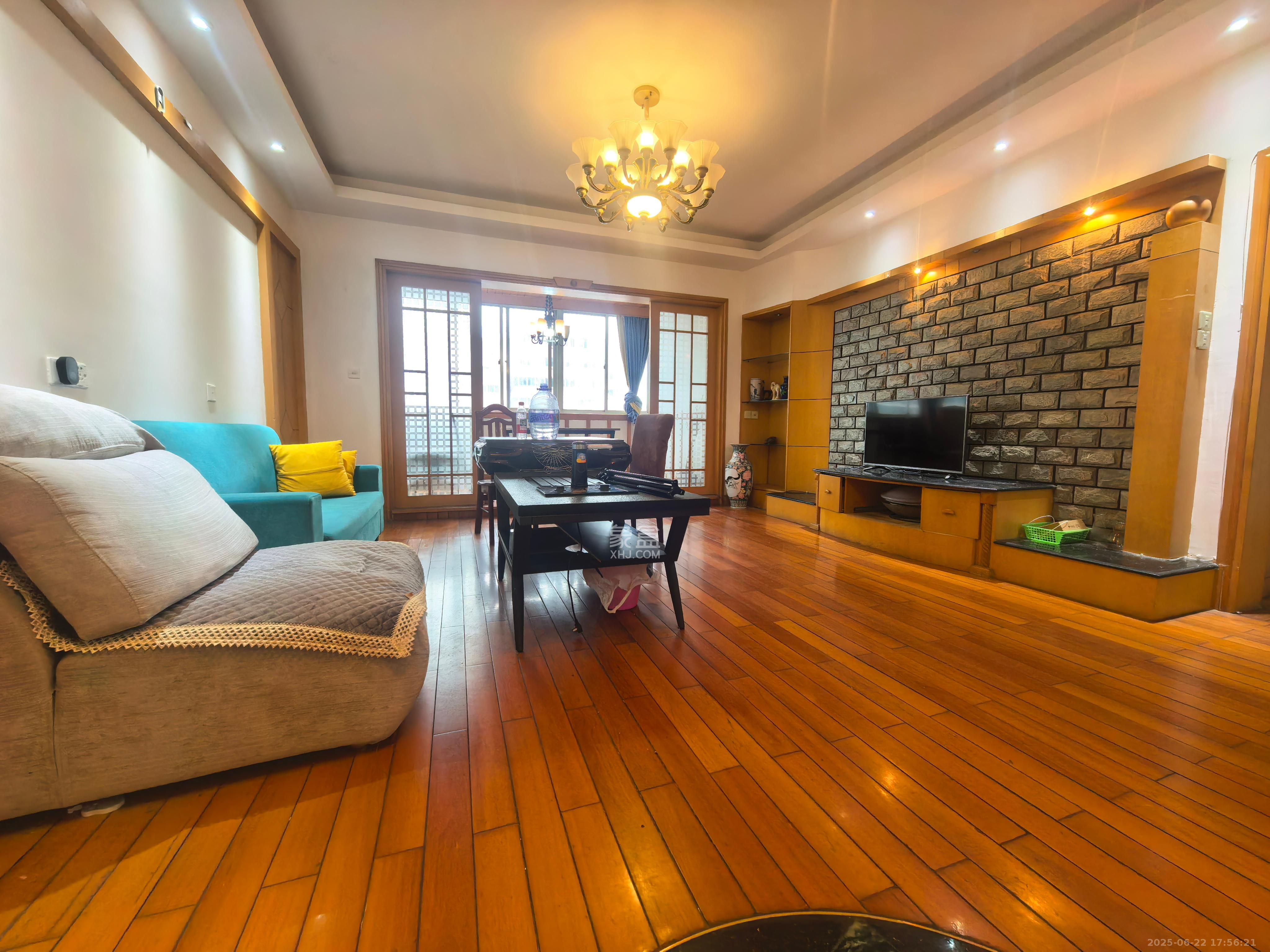 湘农桥社区 3室2厅1卫 2600.0元/月 湘农桥社区 3室2厅1卫 2600.0元/月室内图