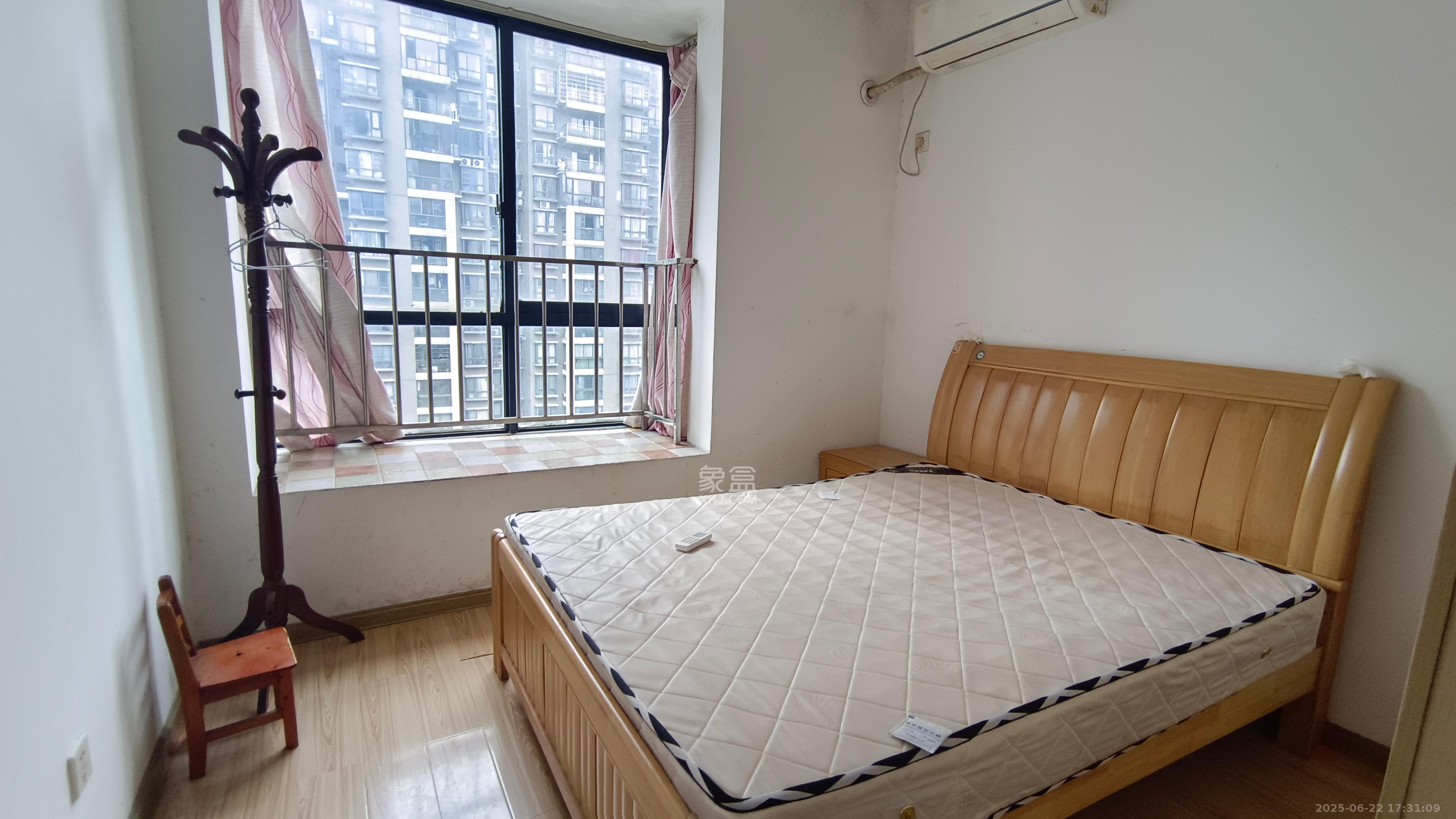 湘江世纪城映江苑 3室2厅2卫 1800.0元/月 湘江世纪城映江苑 3室2厅2卫 1800.0元/月室内图