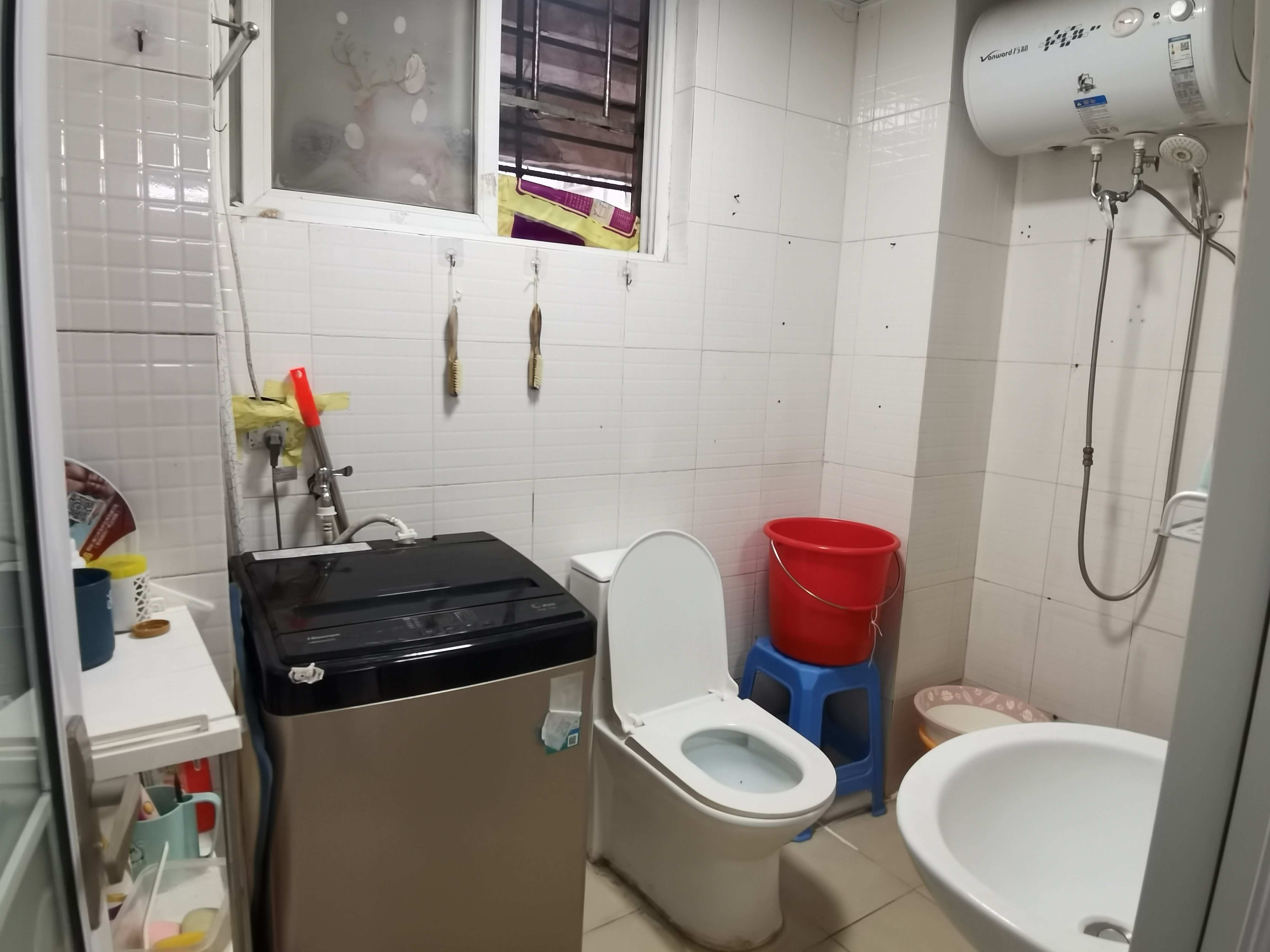 红玫瑰大厦  3室2厅1卫   3000.00元/月室内图