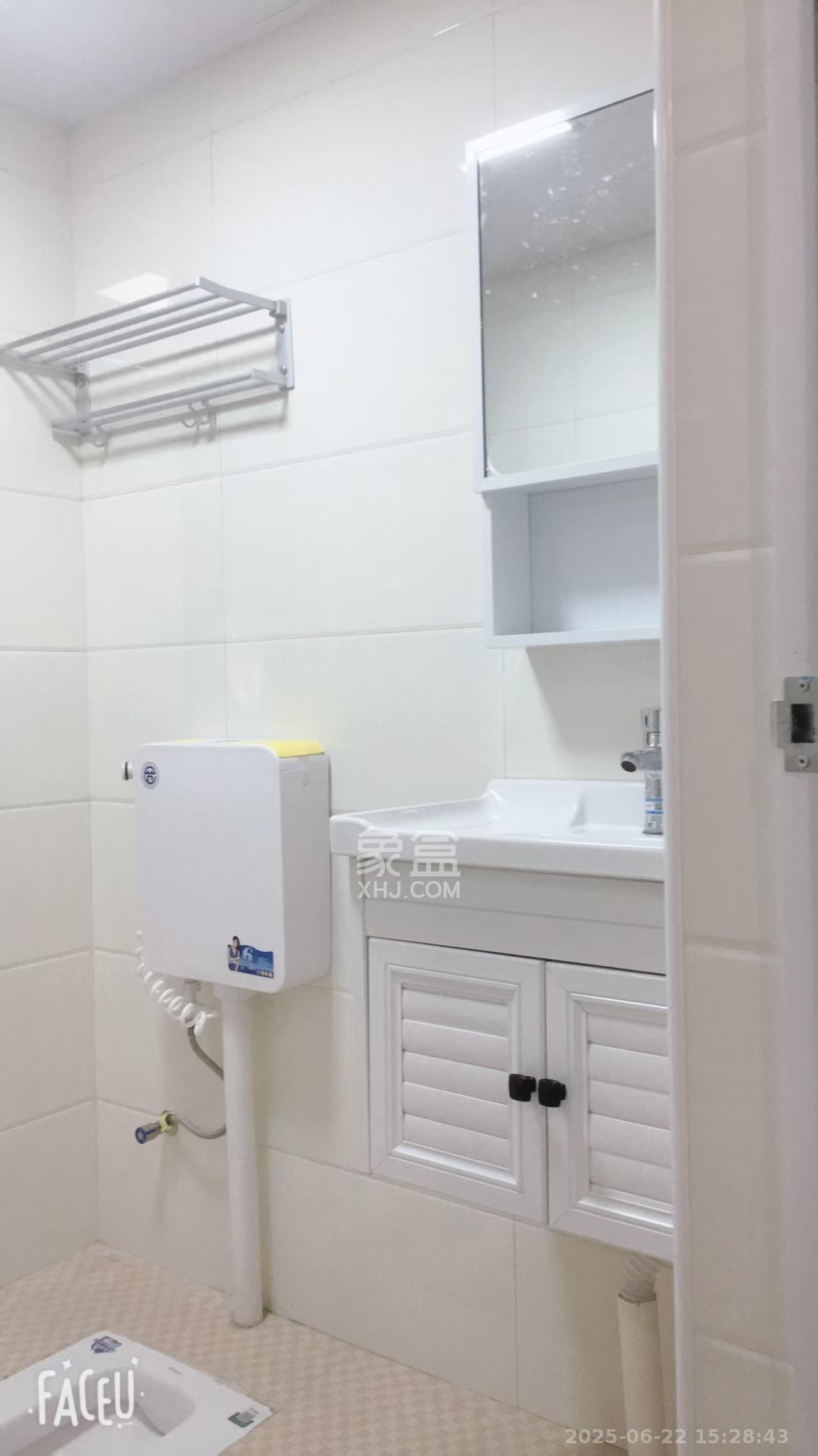 荣泰广场  3室2厅1卫   2200.00元/月室内图
