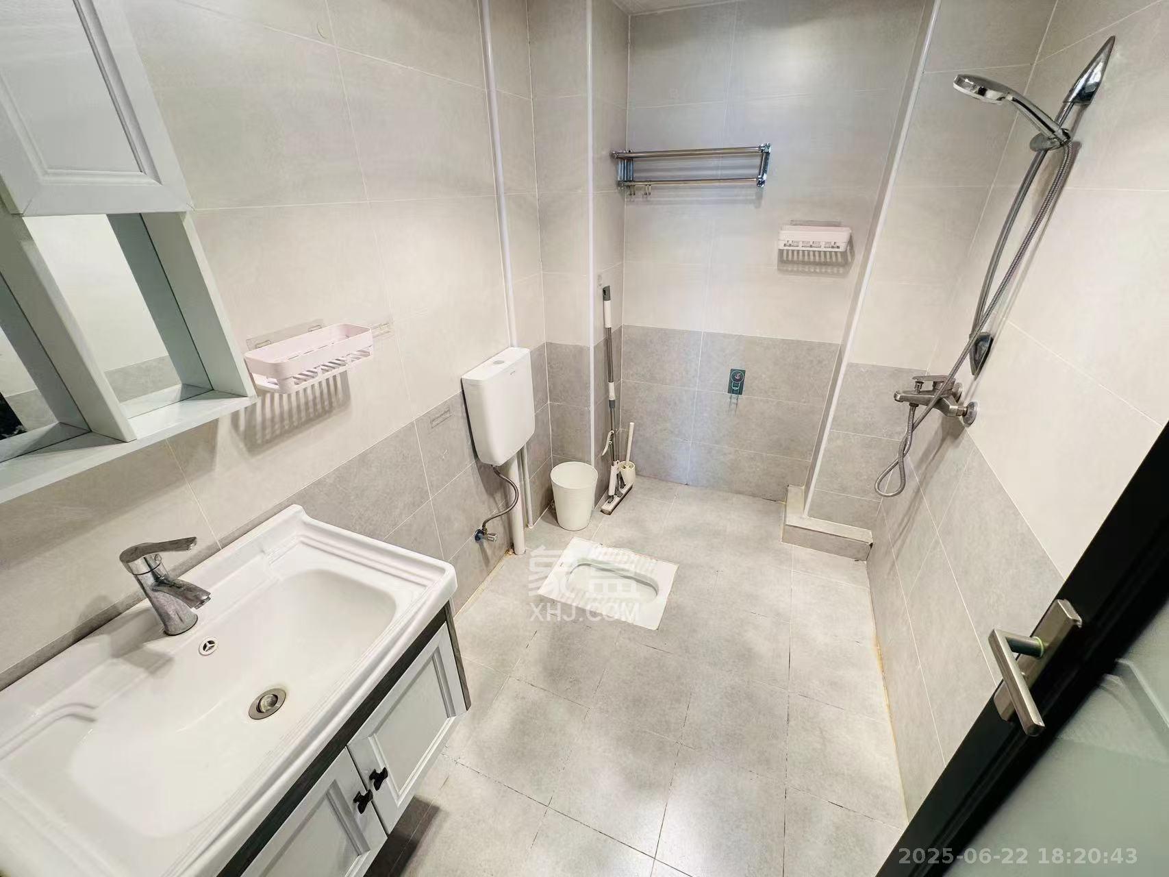 凯悦名城(泰悦公寓) 2室2厅1卫 2500.0元/月 凯悦名城(泰悦公寓) 2室2厅1卫 2500.0元/月室内图