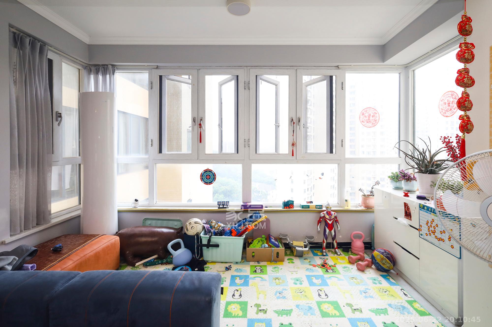 钱隆世家 4室2厅2卫 140.0万 钱隆世家 4室2厅2卫 140.0万阳台