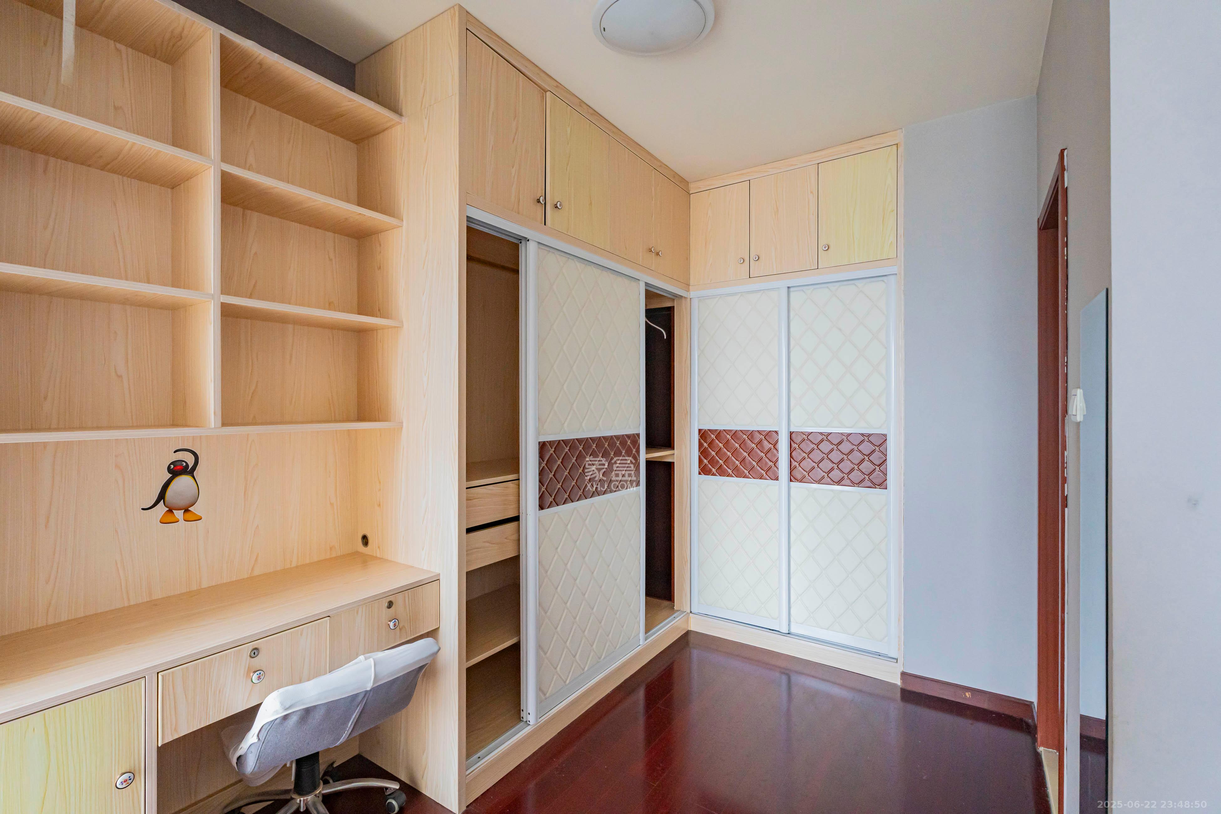 盛世美居荷园 2室2厅2卫 112.0万 盛世美居荷园 2室2厅2卫 112.0万卧室