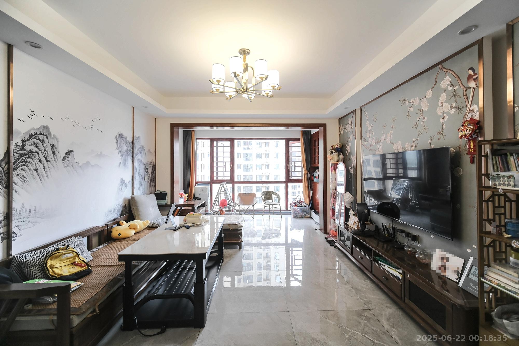 星雅美辰 4室2厅2卫 125.0万 星雅美辰 4室2厅2卫 125.0万客厅