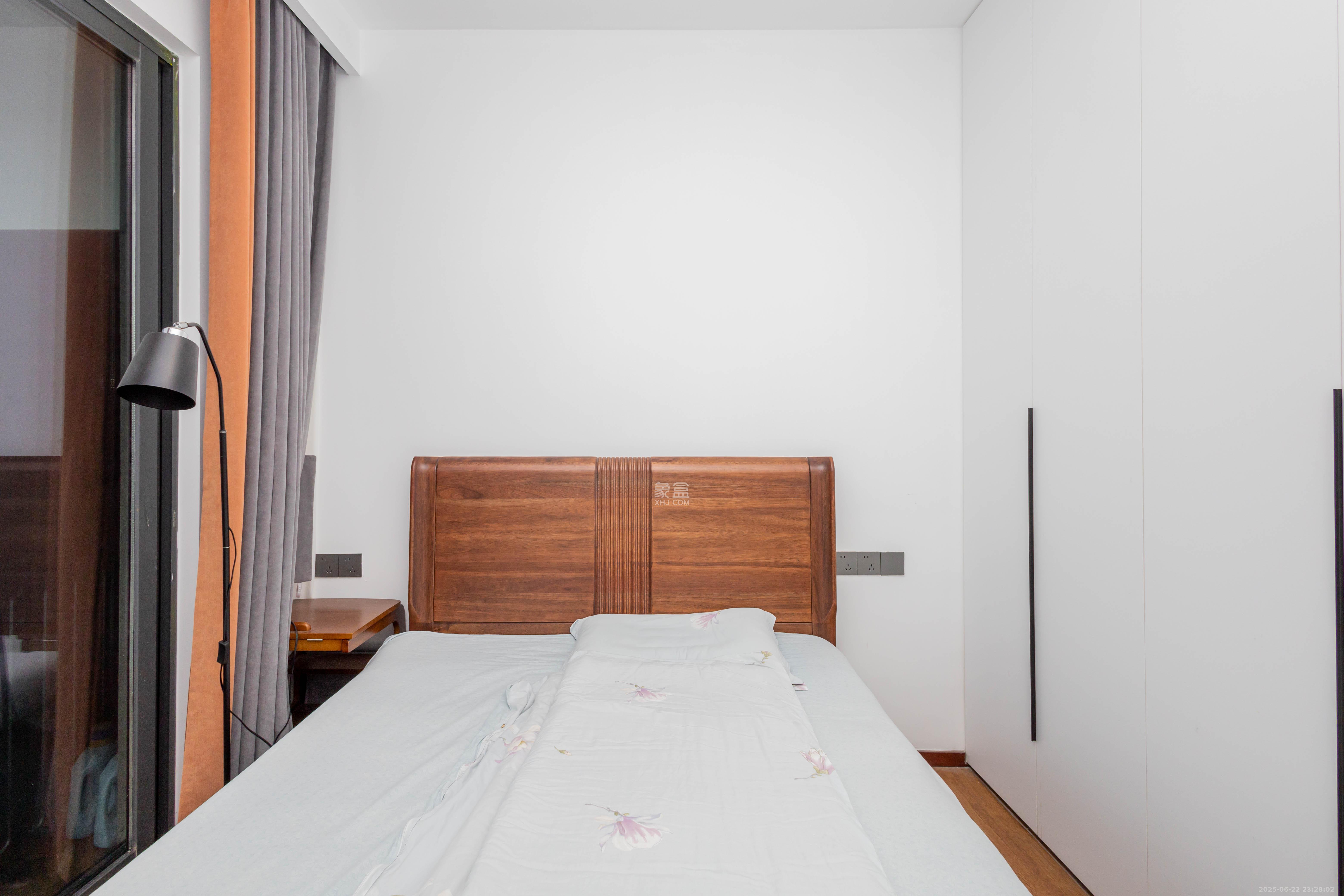 日盛湖湘花苑  3室2厅2卫    129.8万 日盛湖湘花苑  3室2厅2卫    129.8万卧室