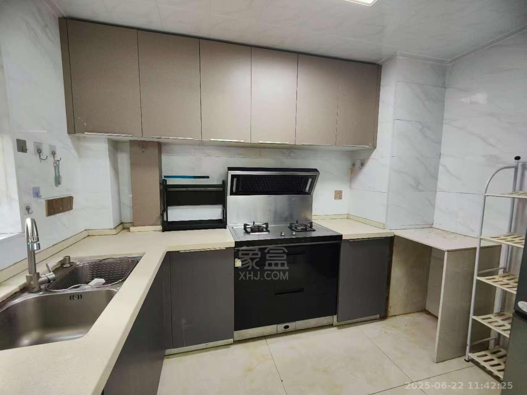 蓝溪谷 2室2厅1卫 1700.0元/月 蓝溪谷 2室2厅1卫 1700.0元/月室内图