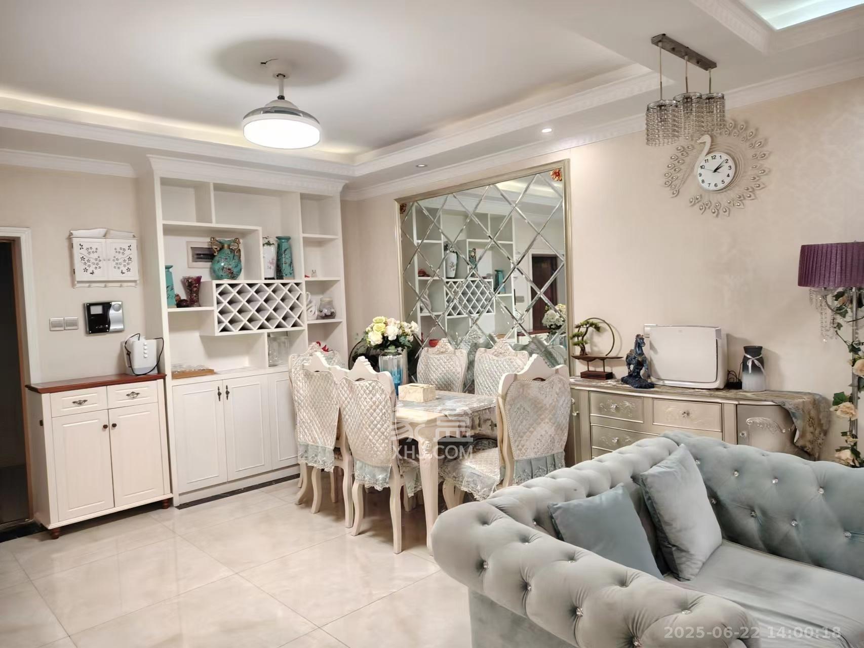 新城新世界一二三期  2室2厅1卫    2800.0元/月室内图