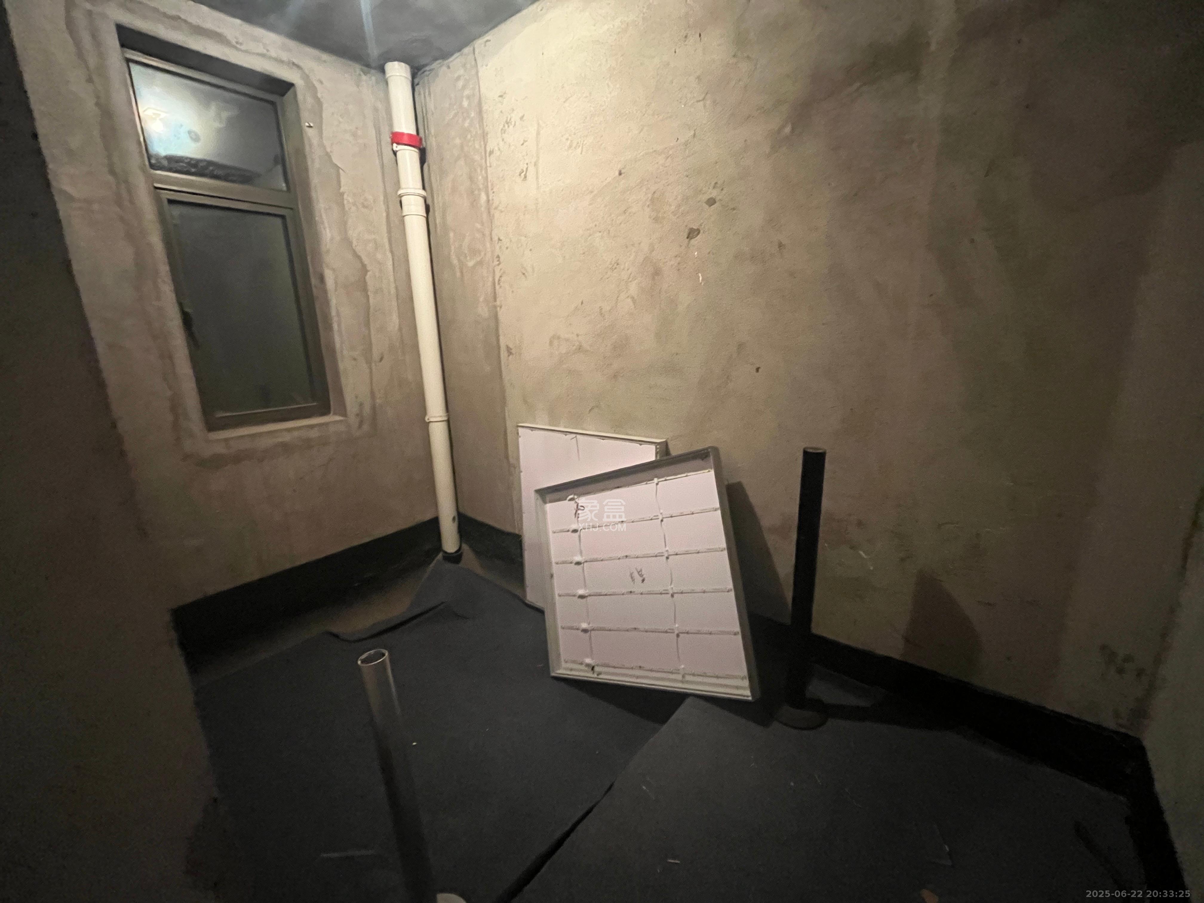 华晨国际公馆 4室2厅2卫 4500.0元/月 华晨国际公馆 4室2厅2卫 4500.0元/月室内图