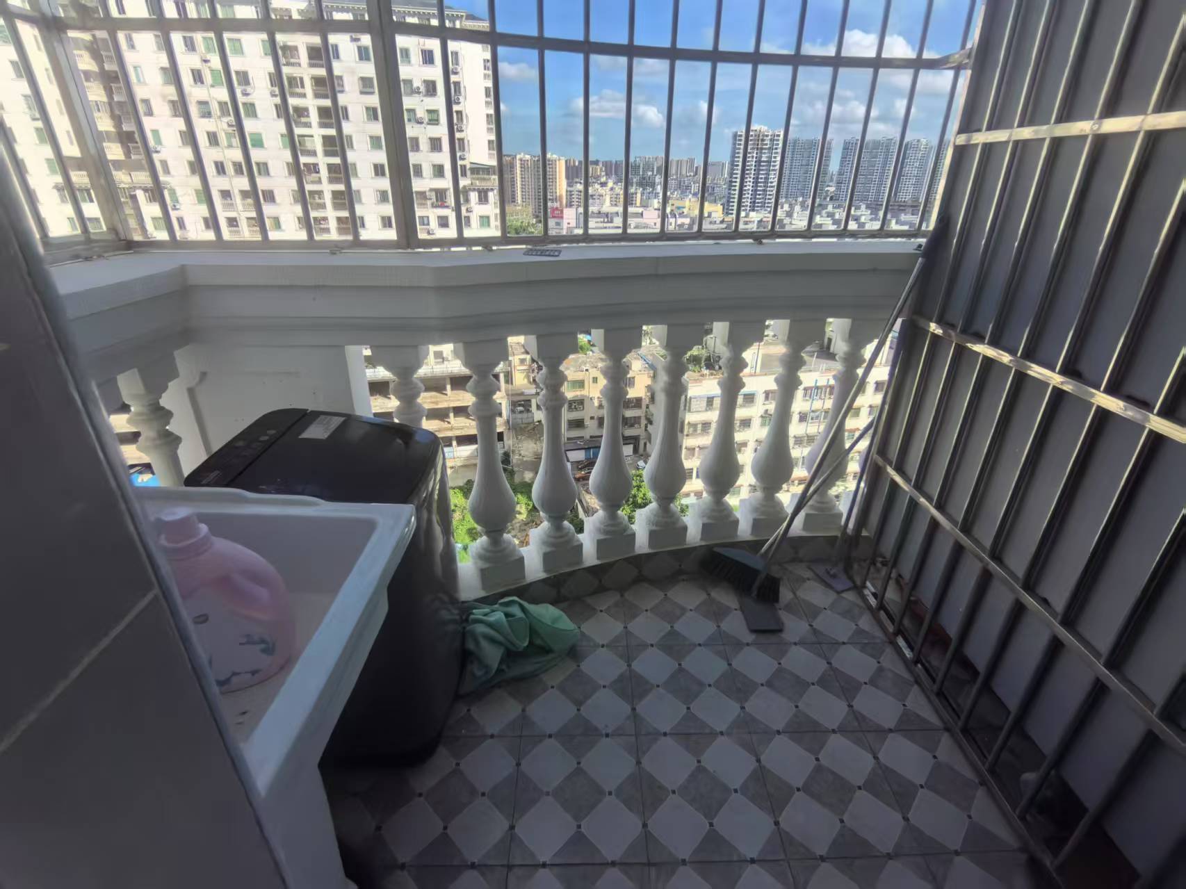 阳光巴洛克广场 1室0厅0卫 1300.0元/月 阳光巴洛克广场 1室0厅0卫 1300.0元/月室内图