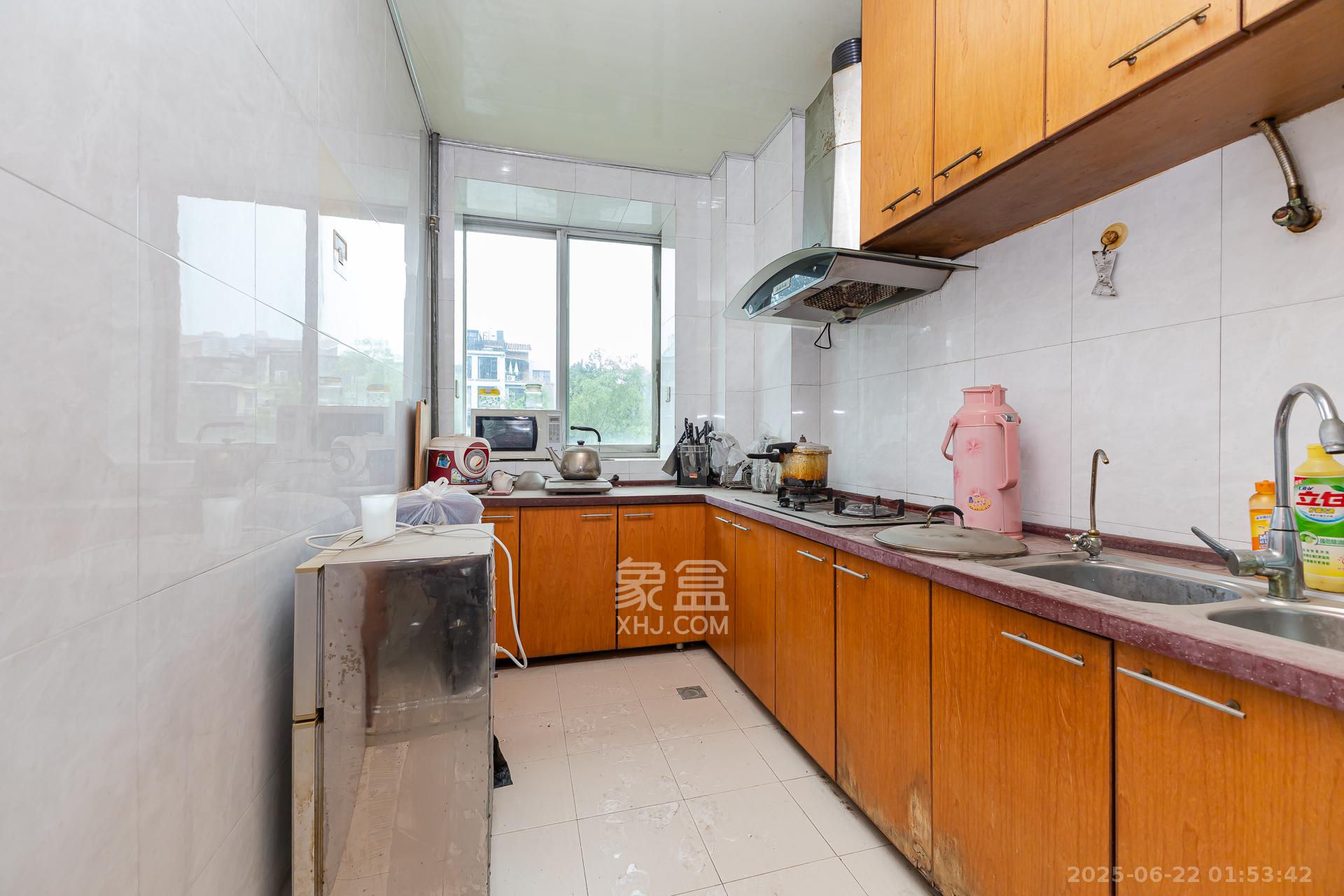 长高圆梦佳苑 3室2厅2卫 65.0万 长高圆梦佳苑 3室2厅2卫 65.0万厨房