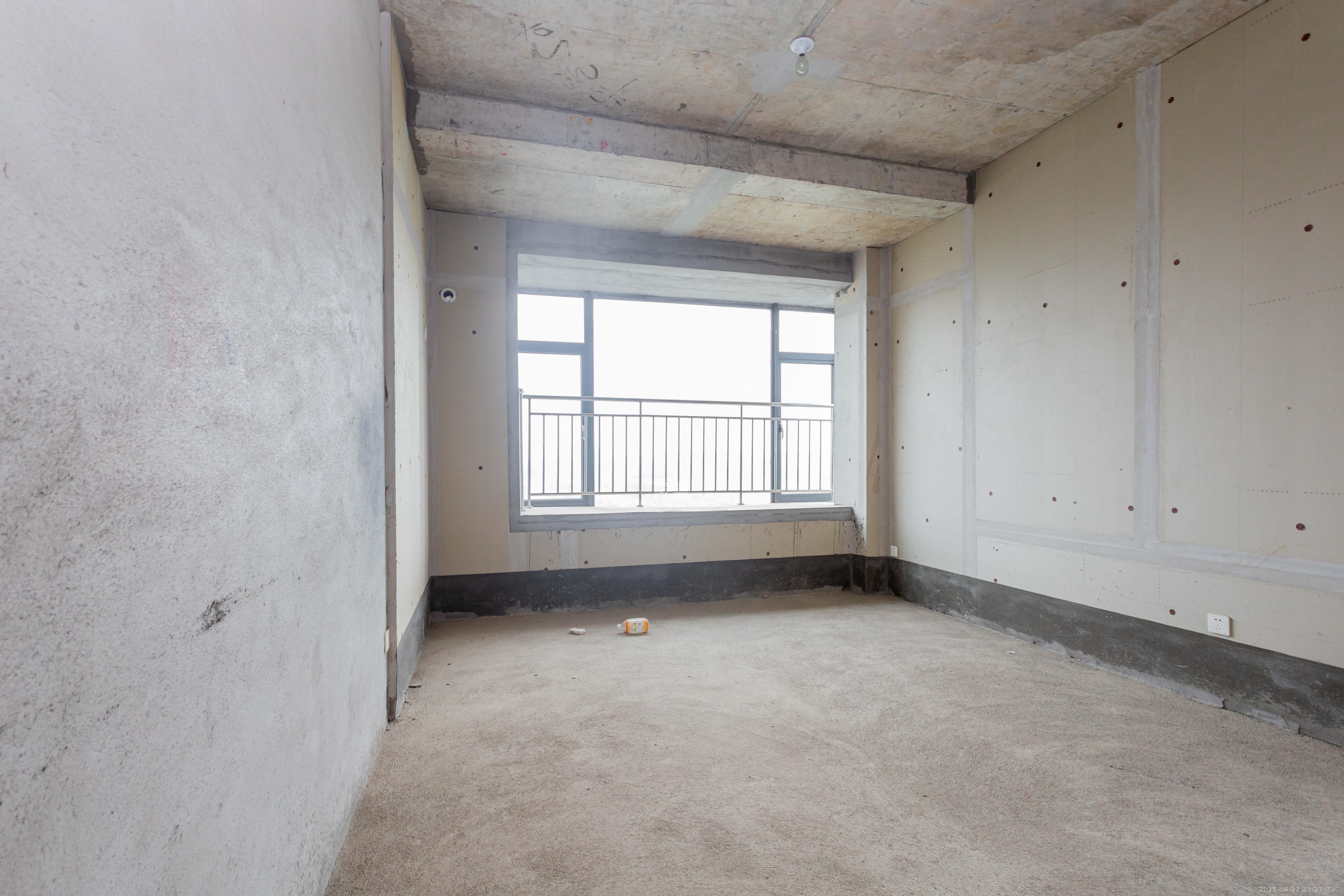 福天星中心(福天星雅苑) 5室2厅2卫 268.8万 福天星中心(福天星雅苑) 5室2厅2卫 268.8万卧室