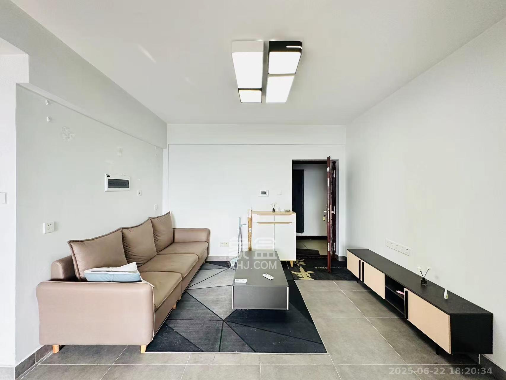 凯悦名城(泰悦公寓) 2室2厅1卫 2500.0元/月 凯悦名城(泰悦公寓) 2室2厅1卫 2500.0元/月室内图