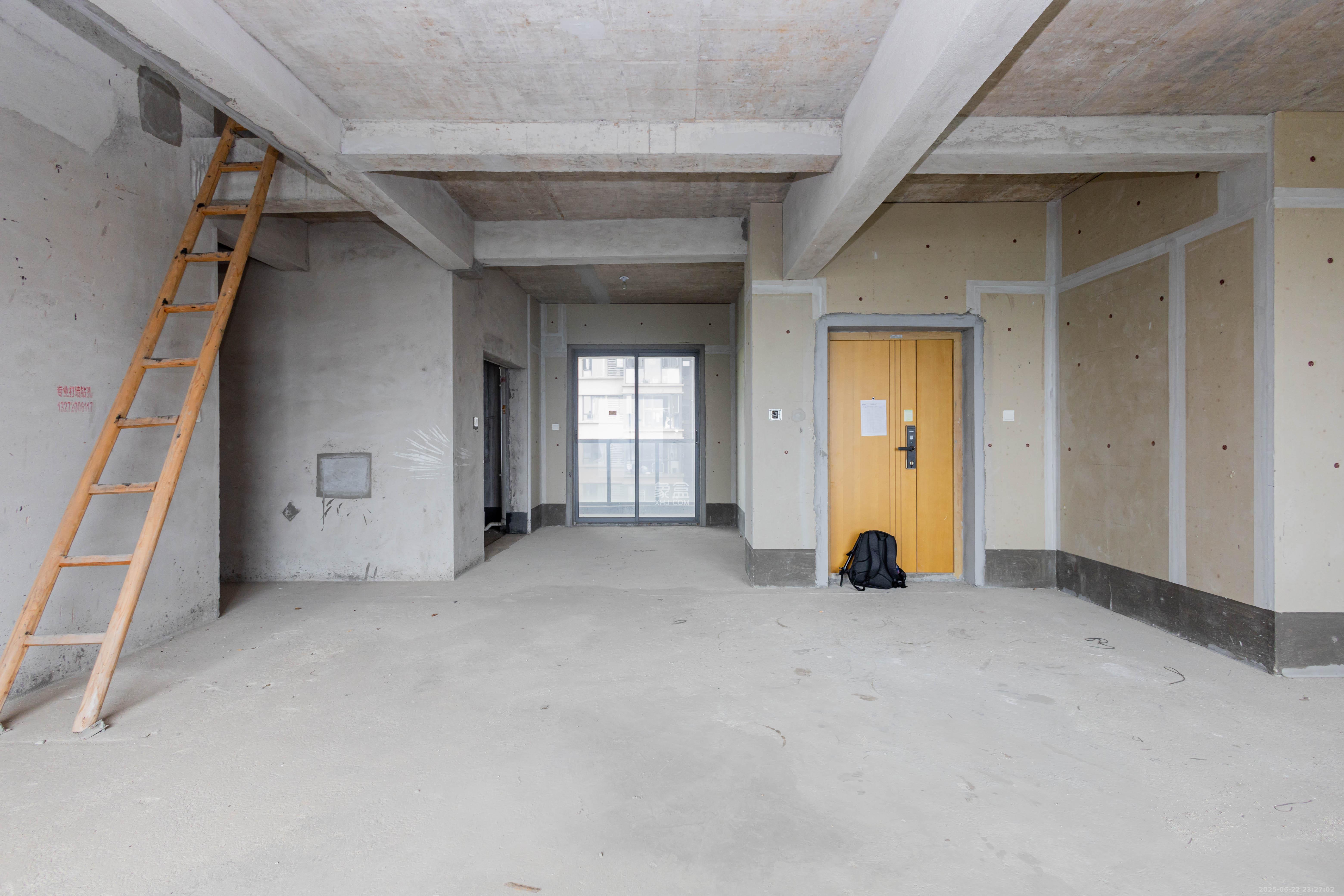 福天星中心(福天星雅苑) 5室2厅2卫 268.8万 福天星中心(福天星雅苑) 5室2厅2卫 268.8万卧室