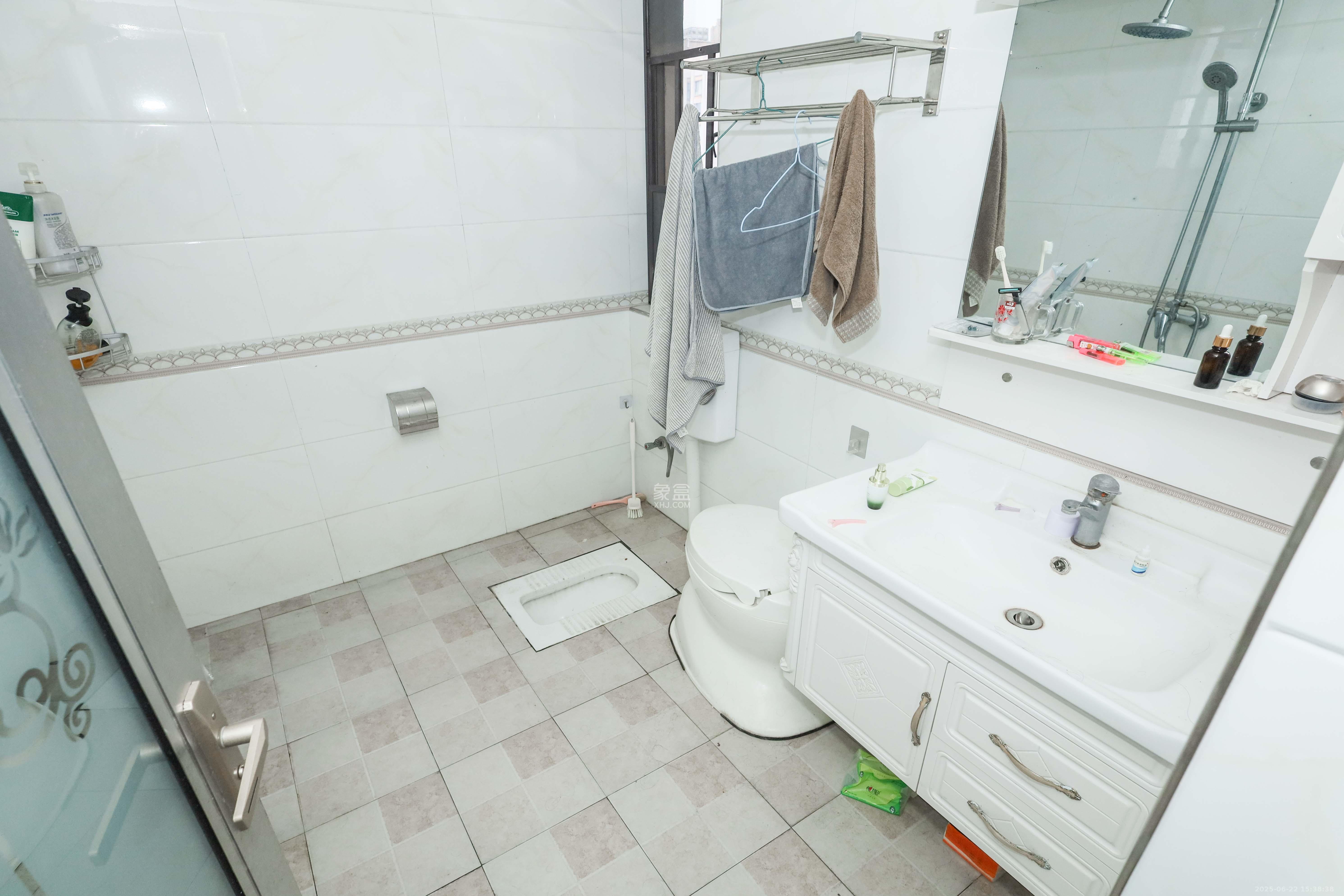 旭辉御府  3室2厅2卫   128.00万卫生间