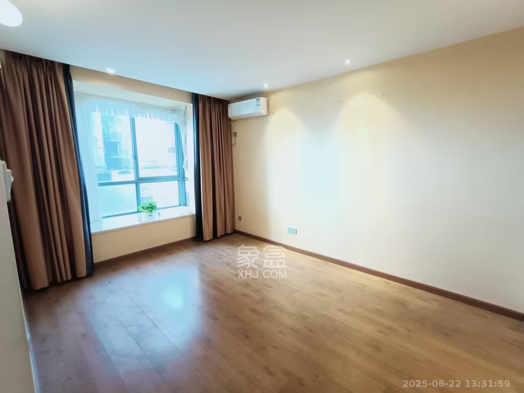 湘江世纪城富湾国际 6室2厅2卫 10000.0元/月 湘江世纪城富湾国际 6室2厅2卫 10000.0元/月室内图