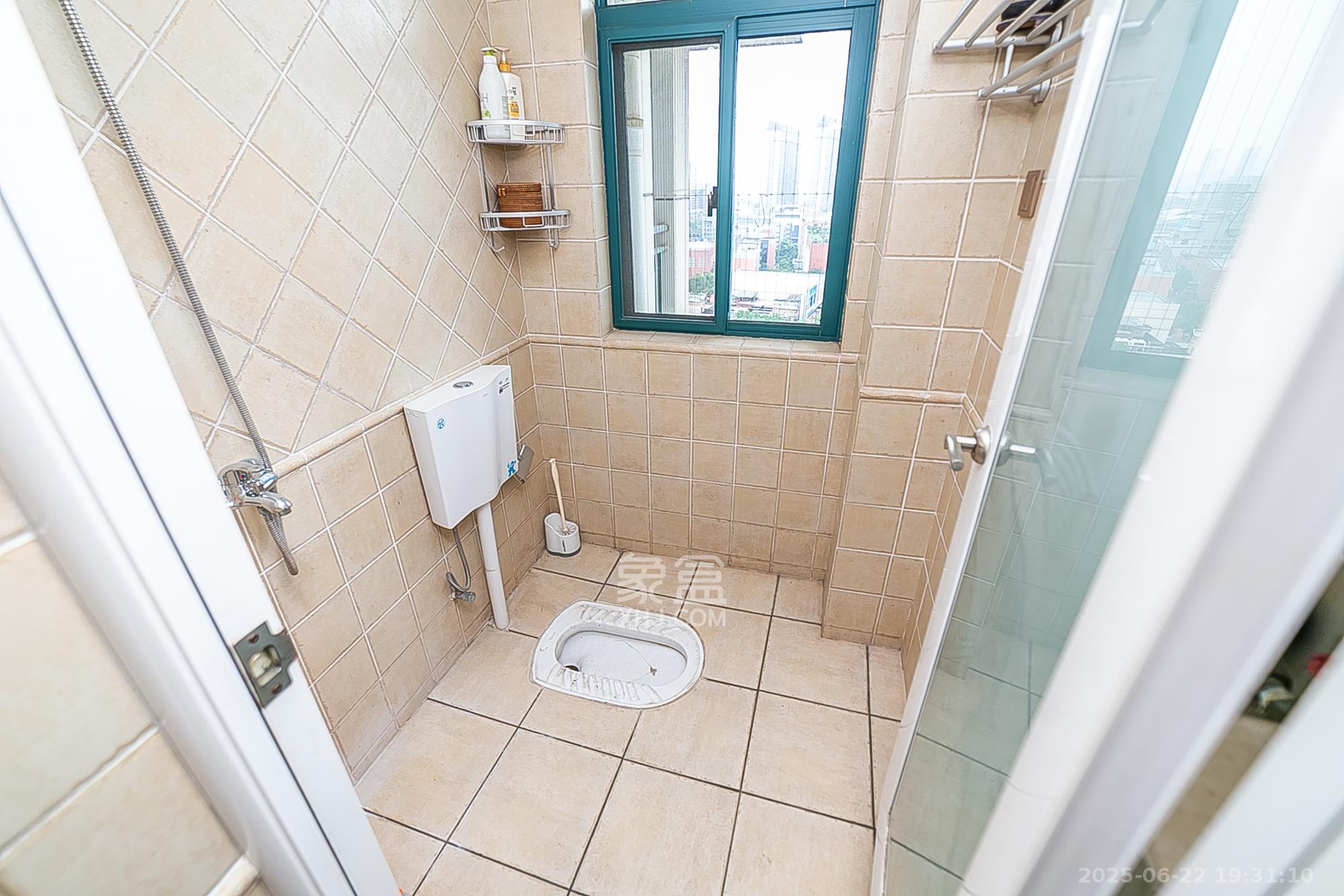 中江国际花城  4室2厅1卫    191.0万 中江国际花城  4室2厅1卫    191.0万卫生间