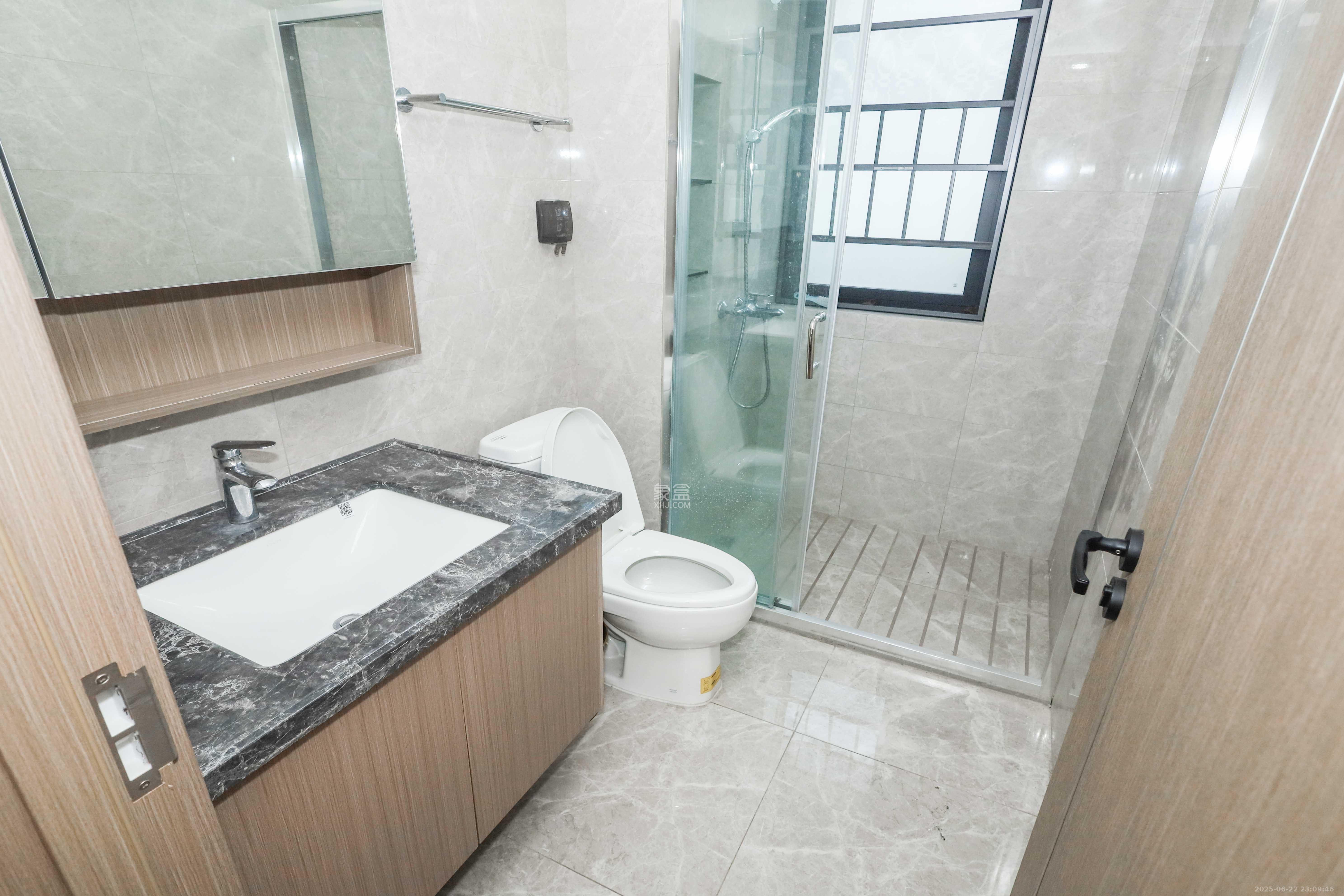 中海麓山境北区 4室2厅2卫 3000.0元/月 中海麓山境北区 4室2厅2卫 3000.0元/月室内图