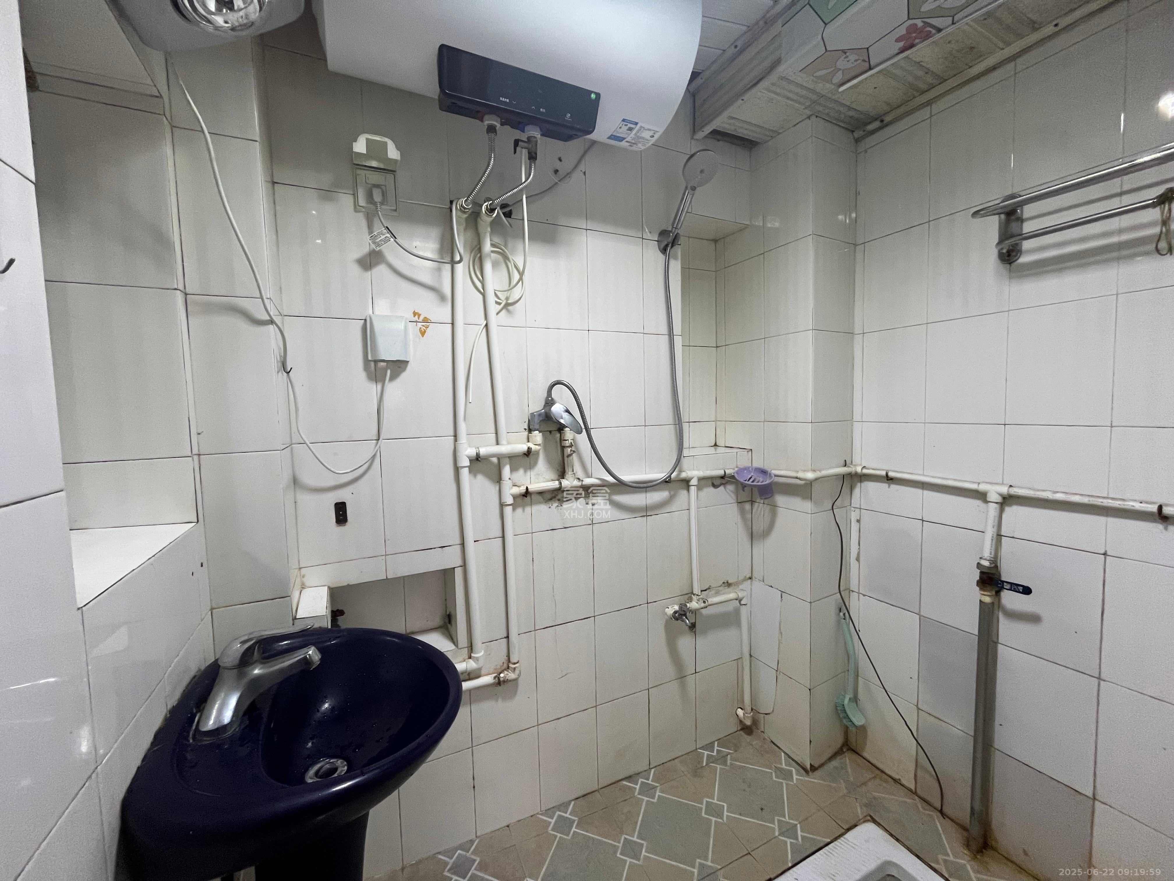 牛角塘社区  3室1厅1卫   1600.00元/月室内图