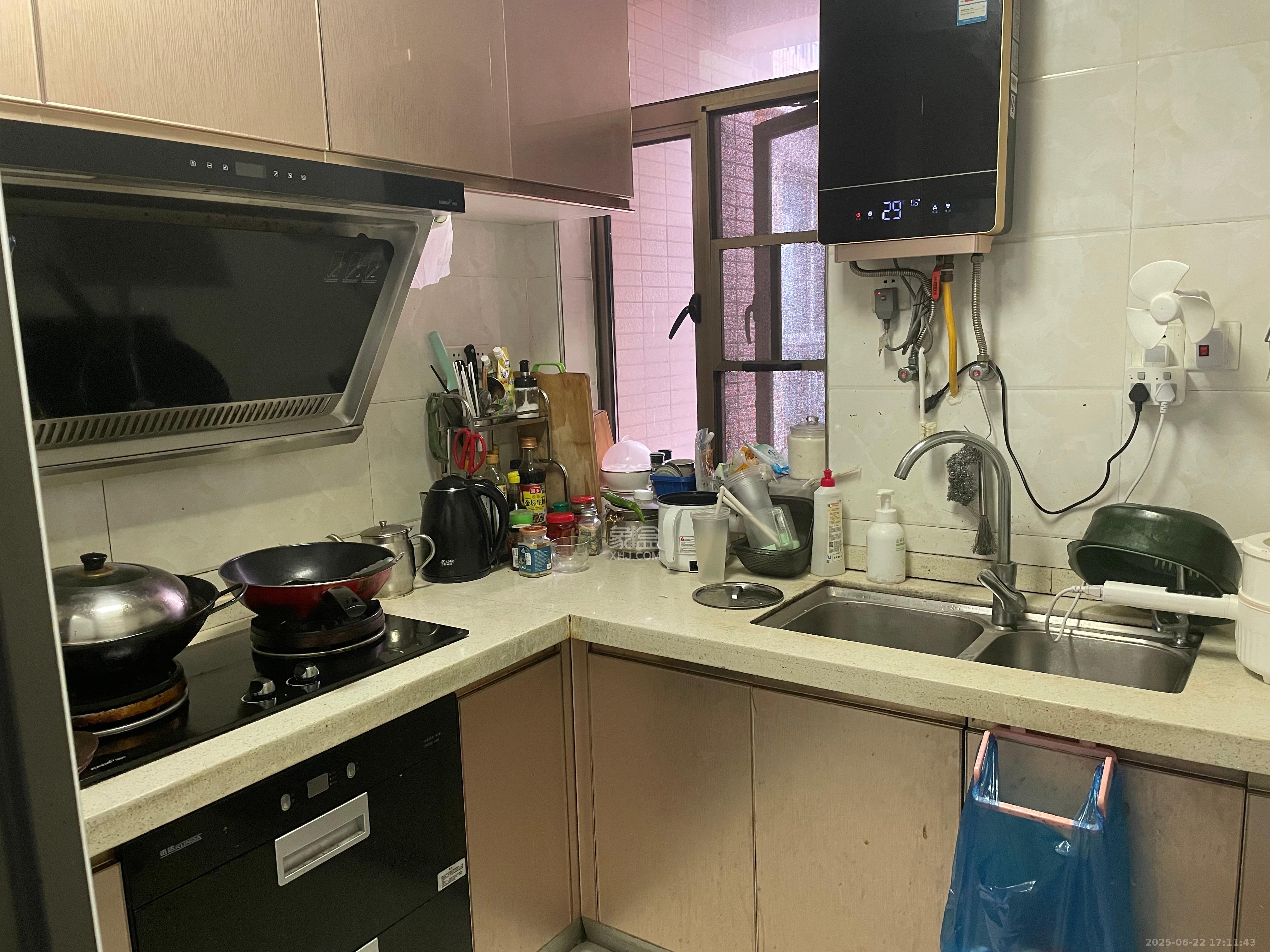 江山帝景雅典  3室1厅2卫    2200.0元/月 江山帝景雅典  3室1厅2卫    2200.0元/月