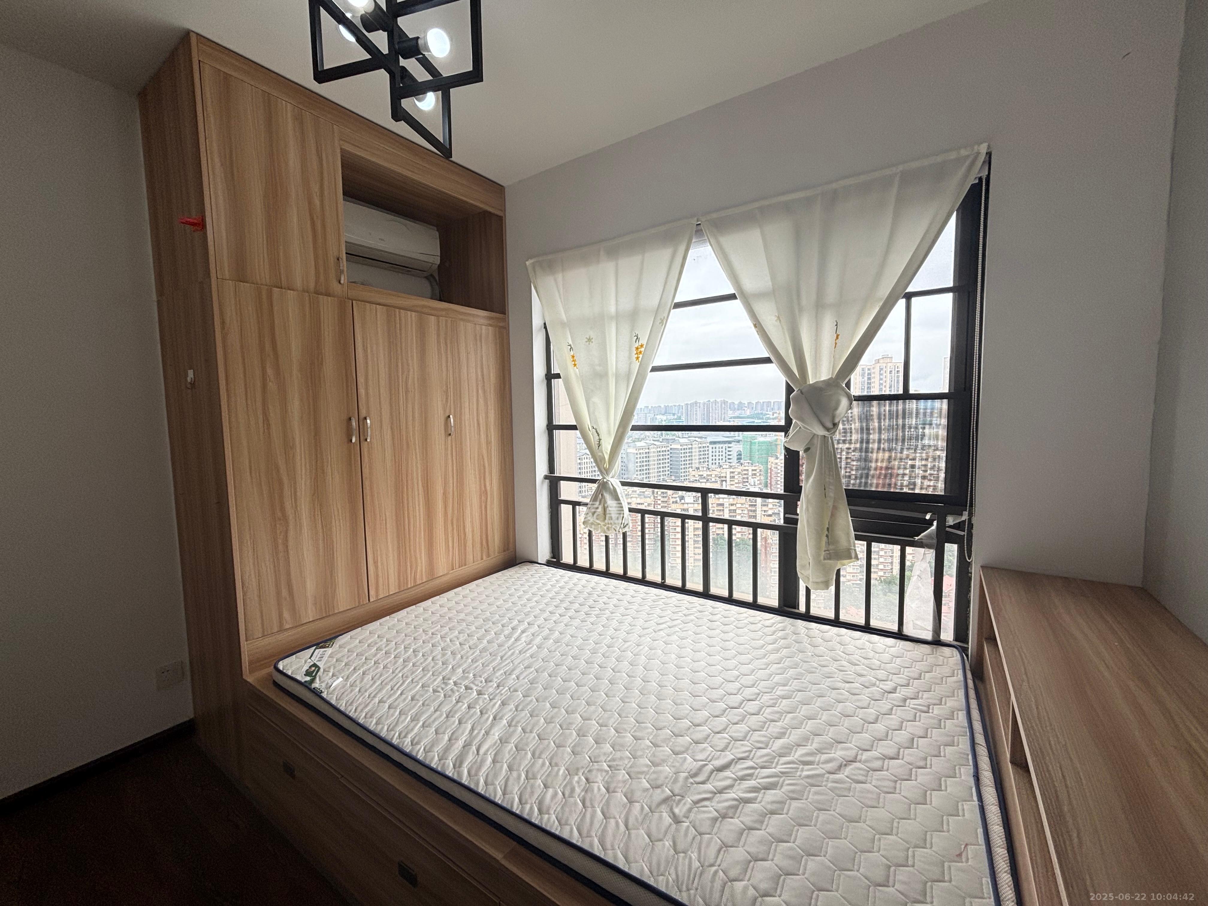 旭辉御府  4室2厅2卫   2800.00元/月室内图