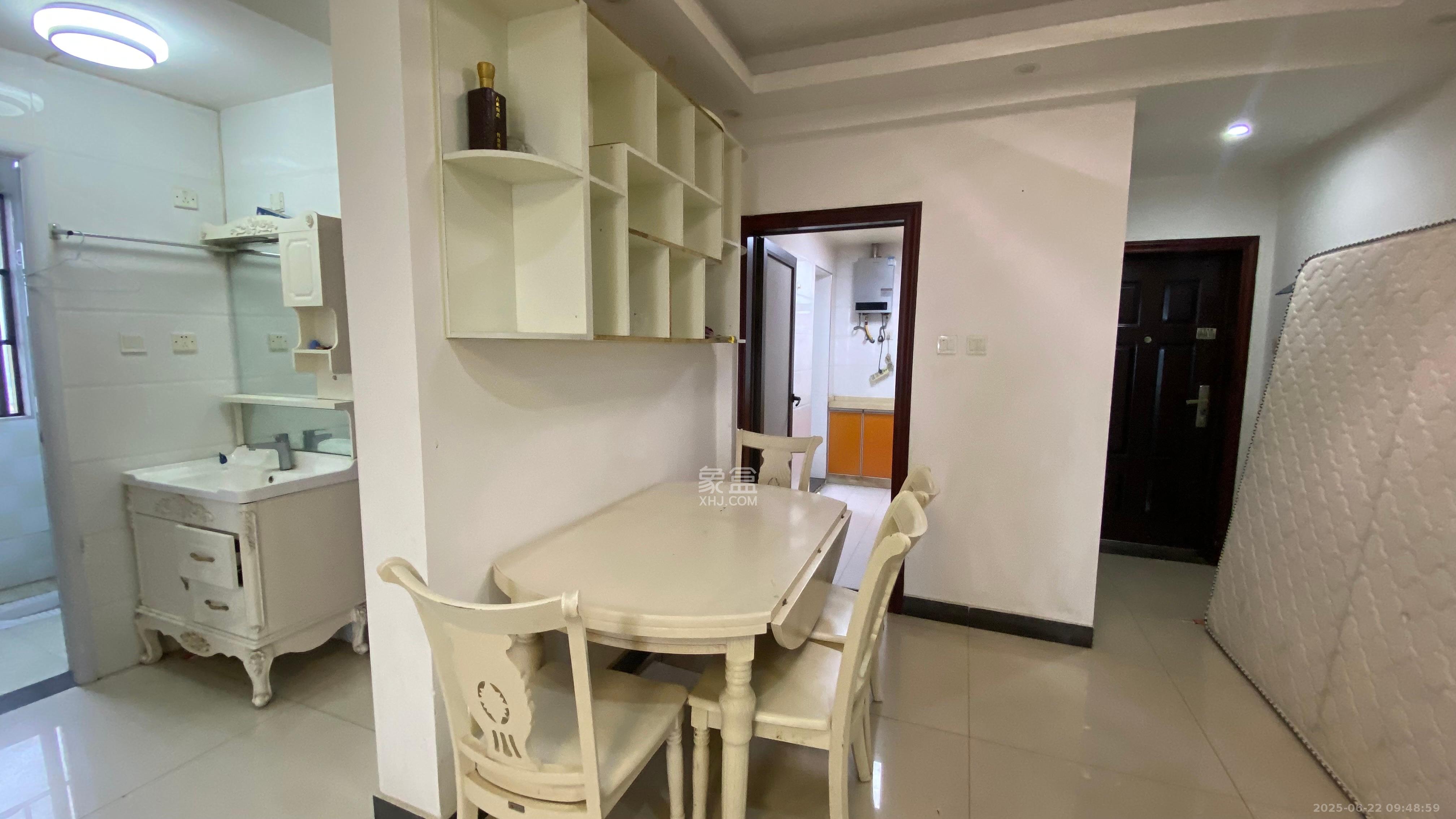 雨花公馆(紫苔名苑) 3室2厅2卫 2400.0元/月 雨花公馆(紫苔名苑) 3室2厅2卫 2400.0元/月室内图