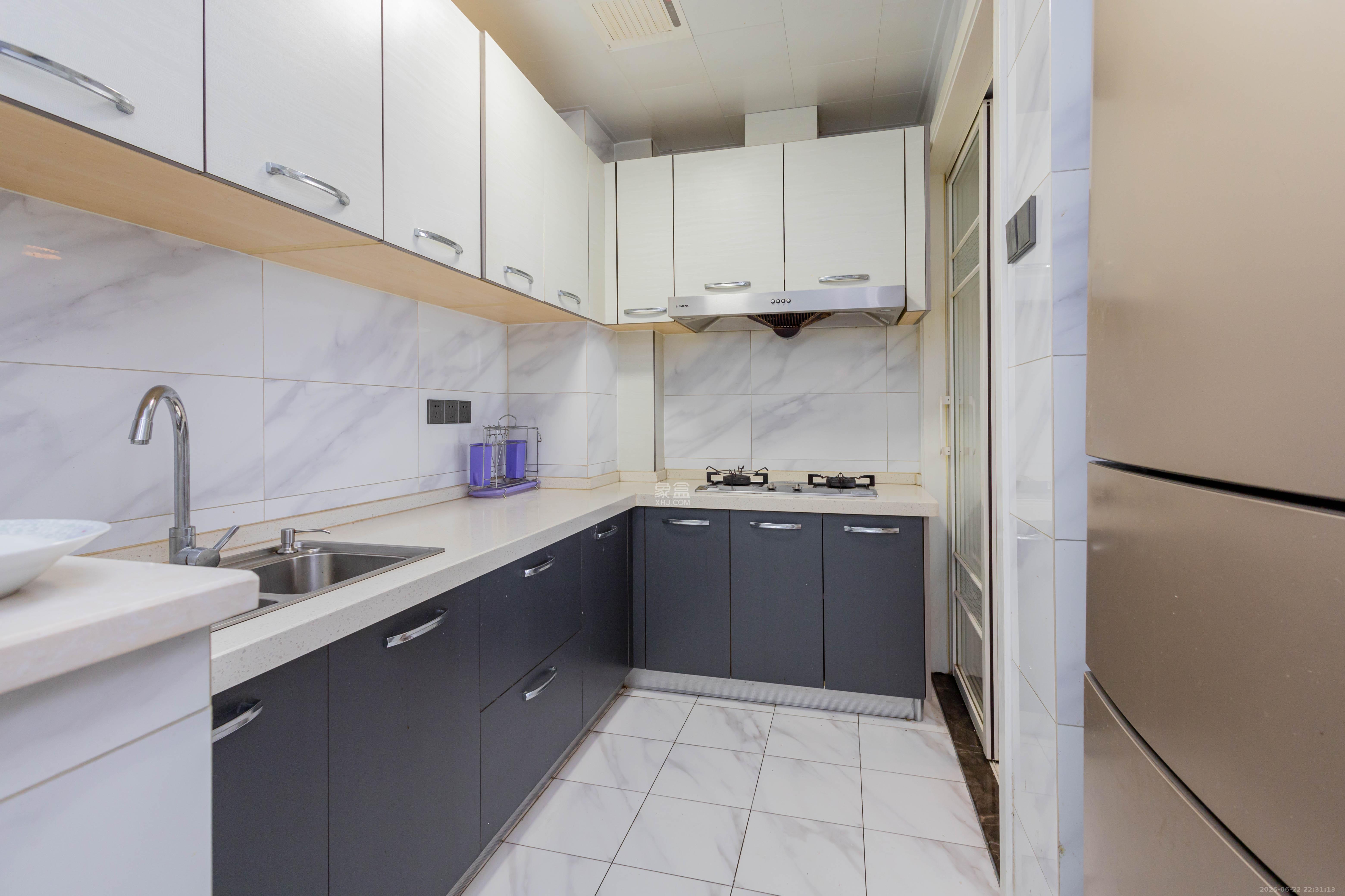 金科天悦(金科美邻汇) 3室2厅1卫 59.8万 金科天悦(金科美邻汇) 3室2厅1卫 59.8万厨房