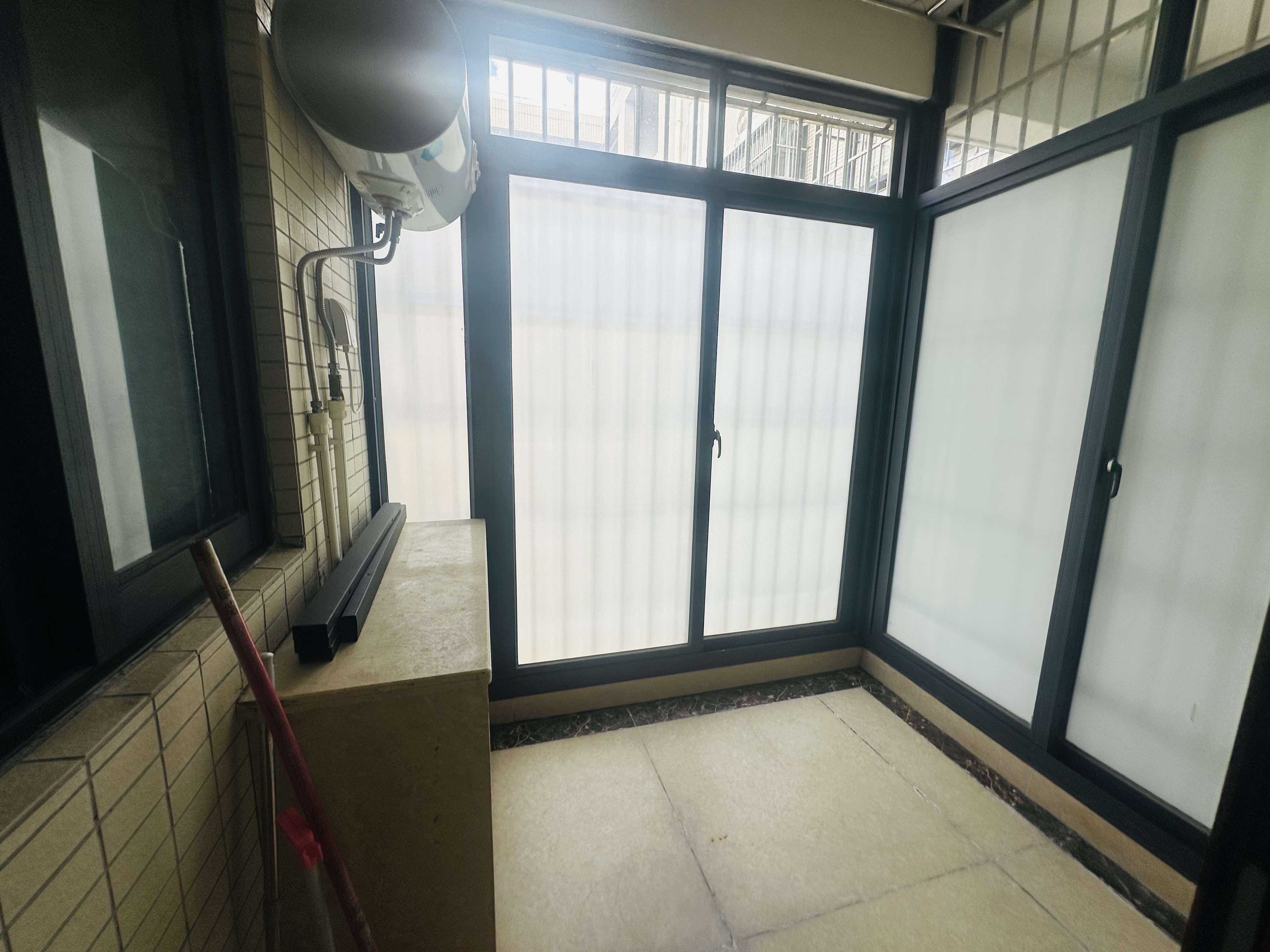 仙桥花园  2室2厅1卫   2300.00元/月室内图